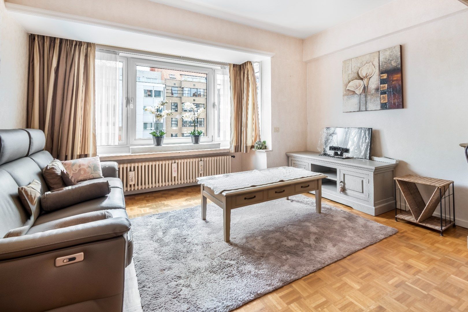 Aangenaam appartement met open zicht gelegen aan de zuidkant van het Burgemeester Frans Desmidtplein.  foto 4