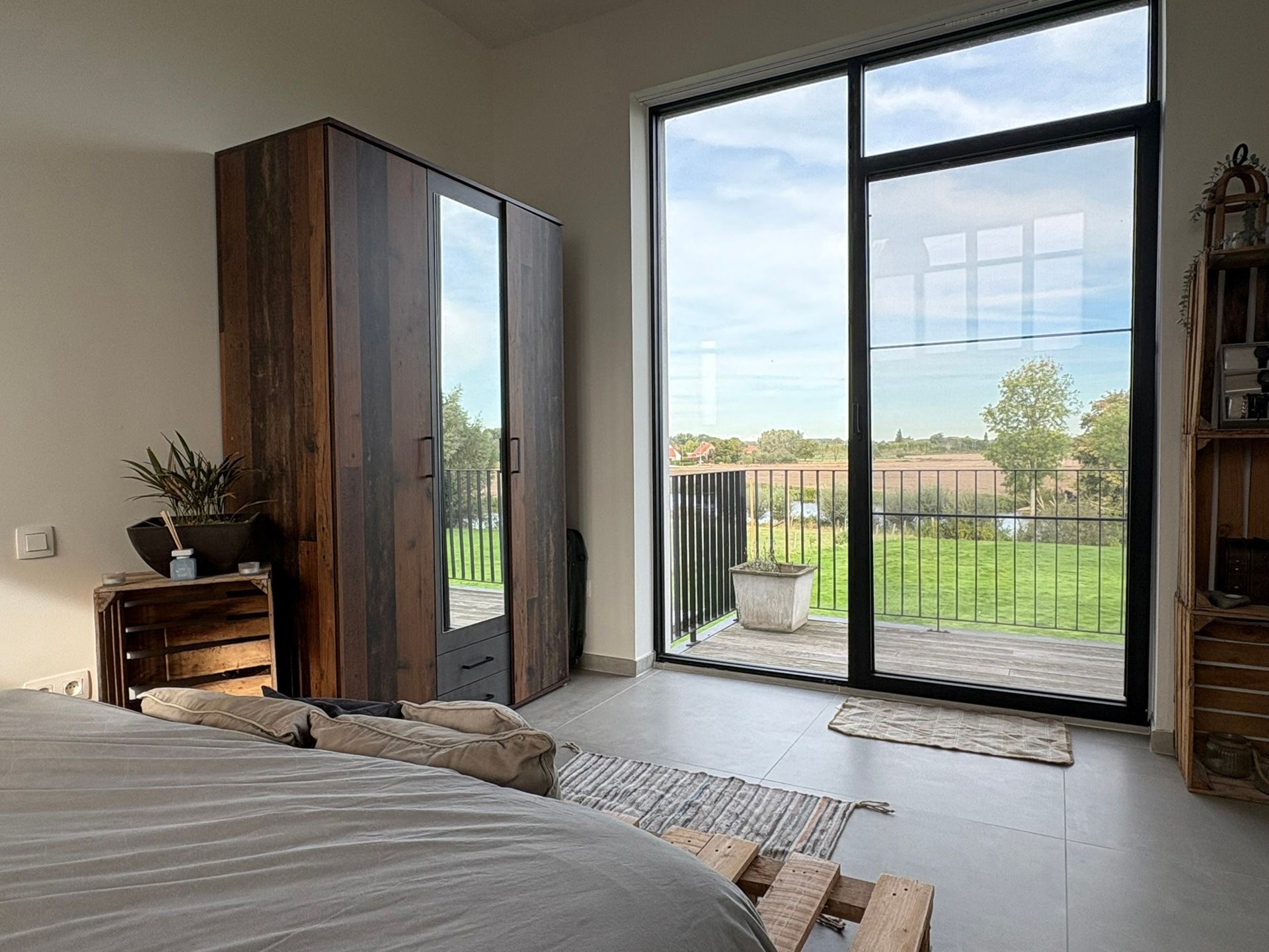 Prachtig en ruim appartement met uitzicht op Leiearm foto 8