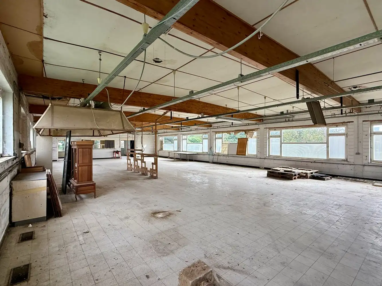 🏡 Te koop: te renoveren ruime villa met loods – unieke opportuniteit in Elst! foto 22