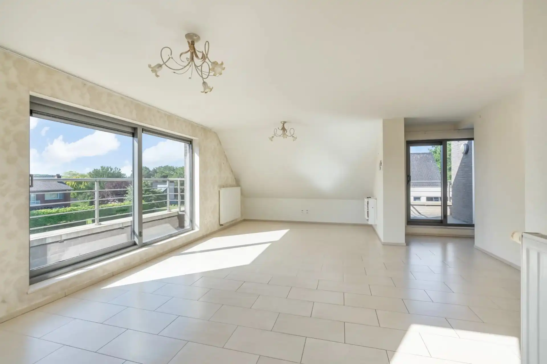 Instapklaar appartement met ruim terras in Heusden foto 11