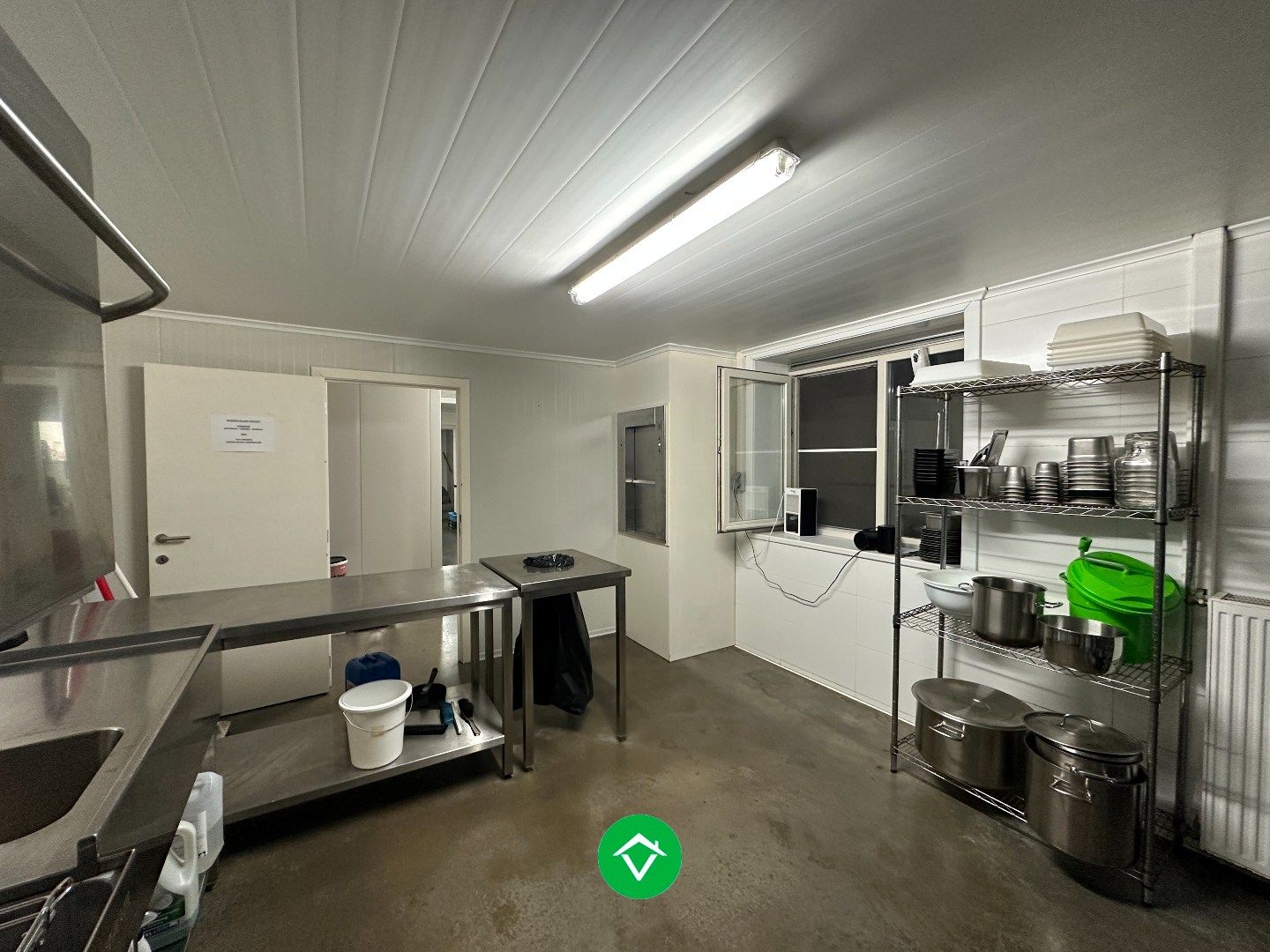 Combinatie wonen & werken: horecazaak met woonst in Eernegem foto 40