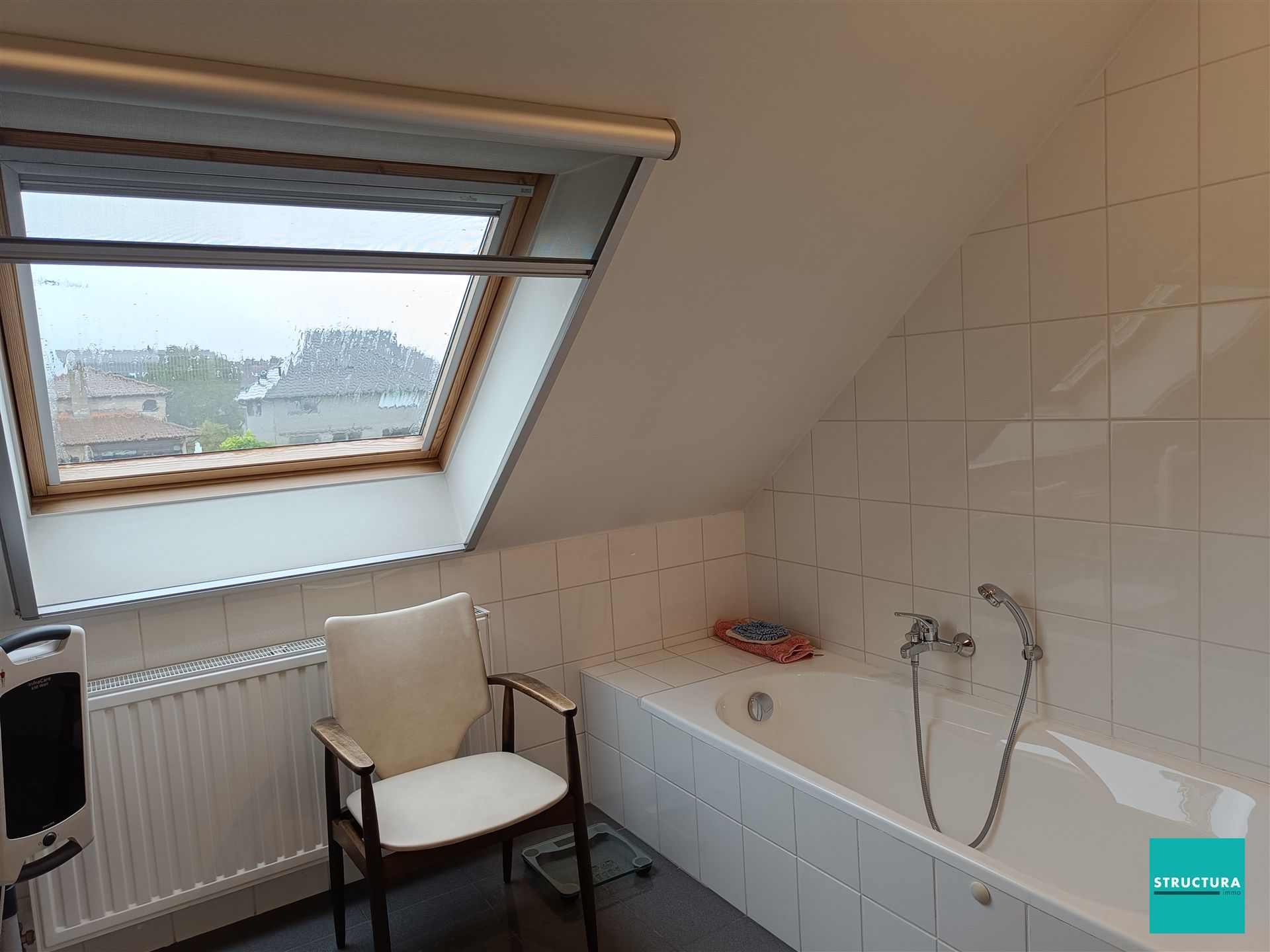 Open woning met 4 slaapkamers en tuin vlak bij het station foto 30