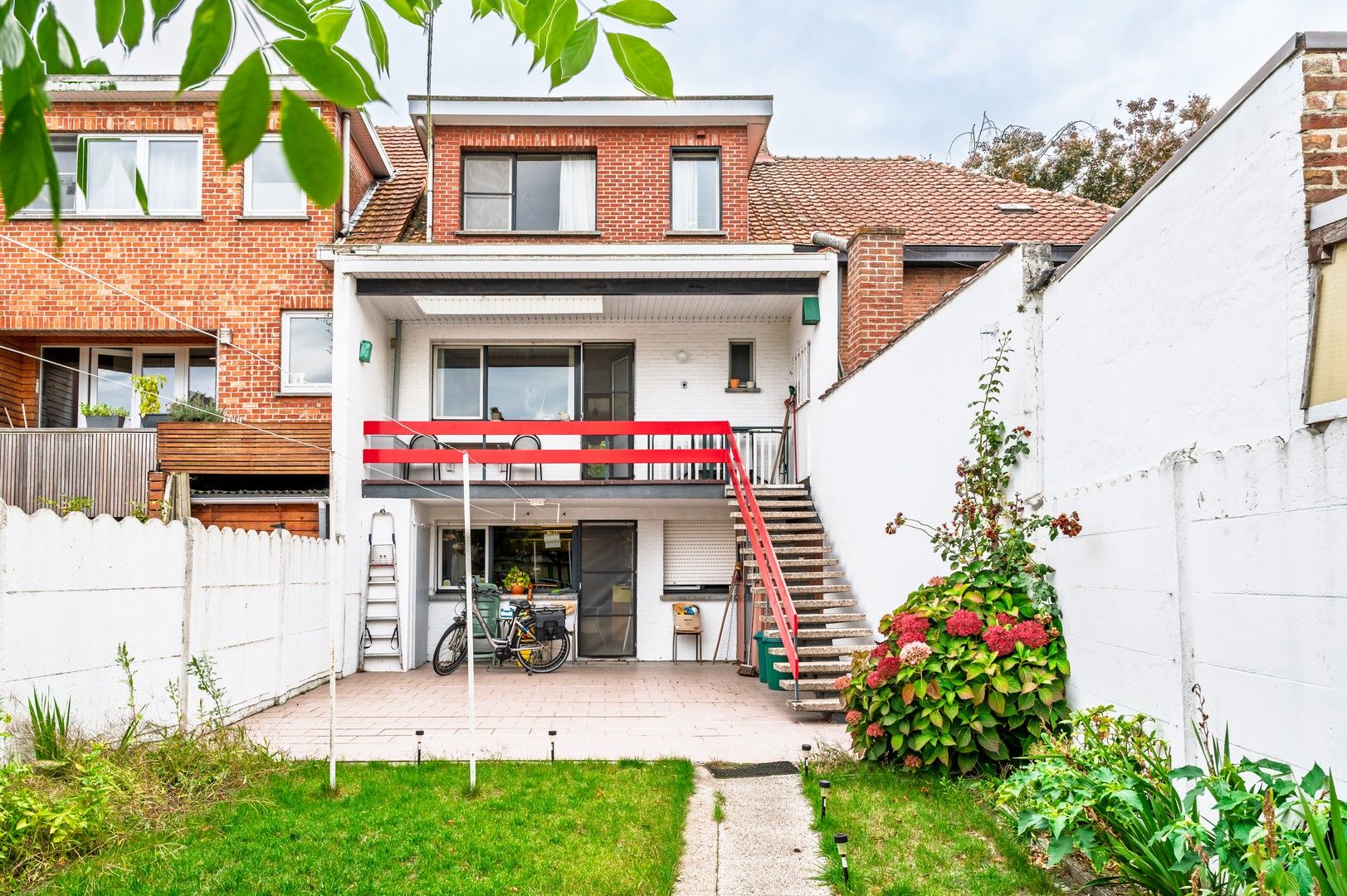 Praktische bel-etagewoning met 3 slaapkamers en tuin. foto 22
