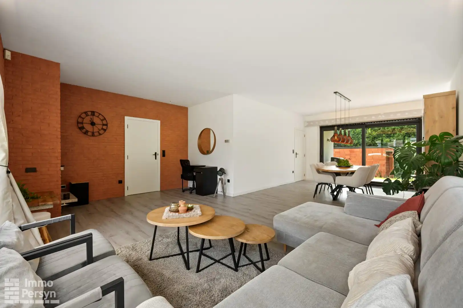 Ruime gelijkvloerse woning OB gelegen in een rustige wijk foto 6
