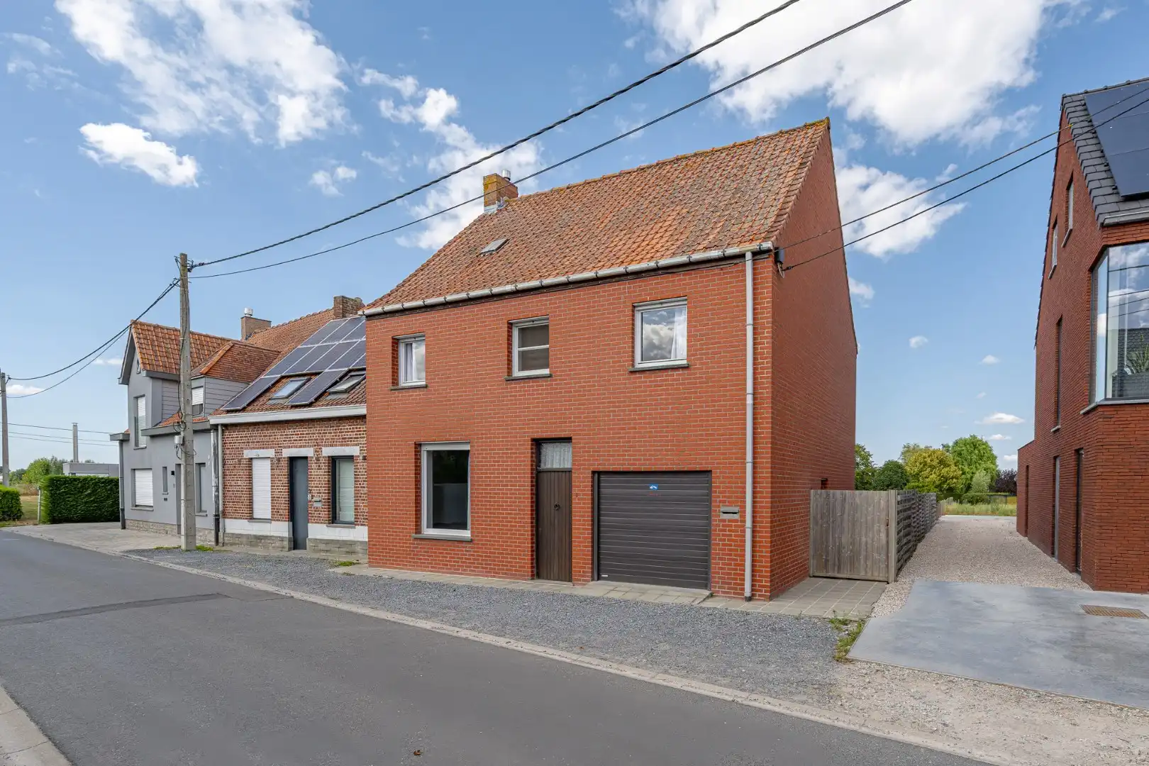 Hoofdfoto van de publicatie: Open woning op een groot perceel in Moorslede-centrum