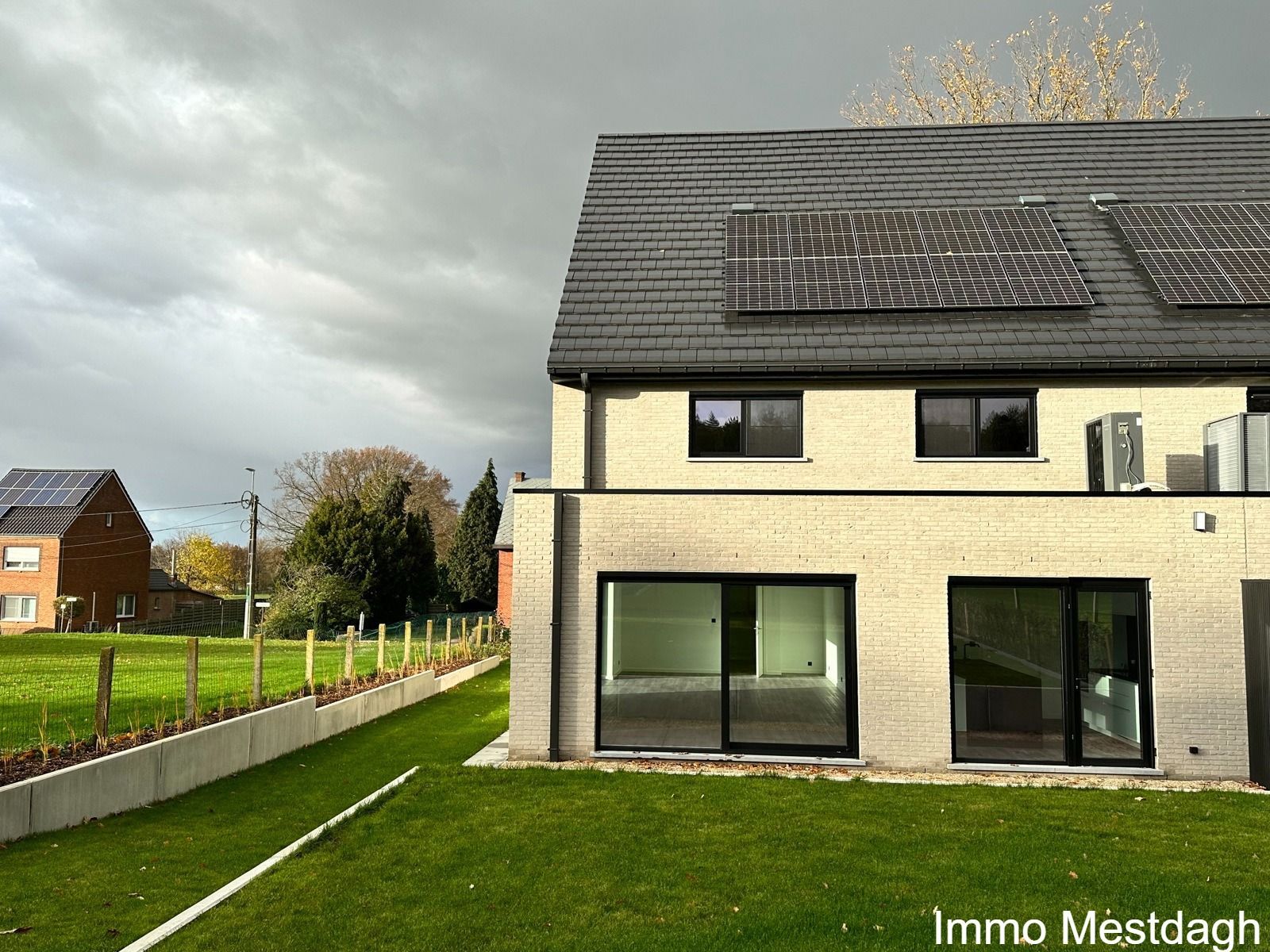 Nieuwbouw BEN woning met terras, garage, tuin. foto 14