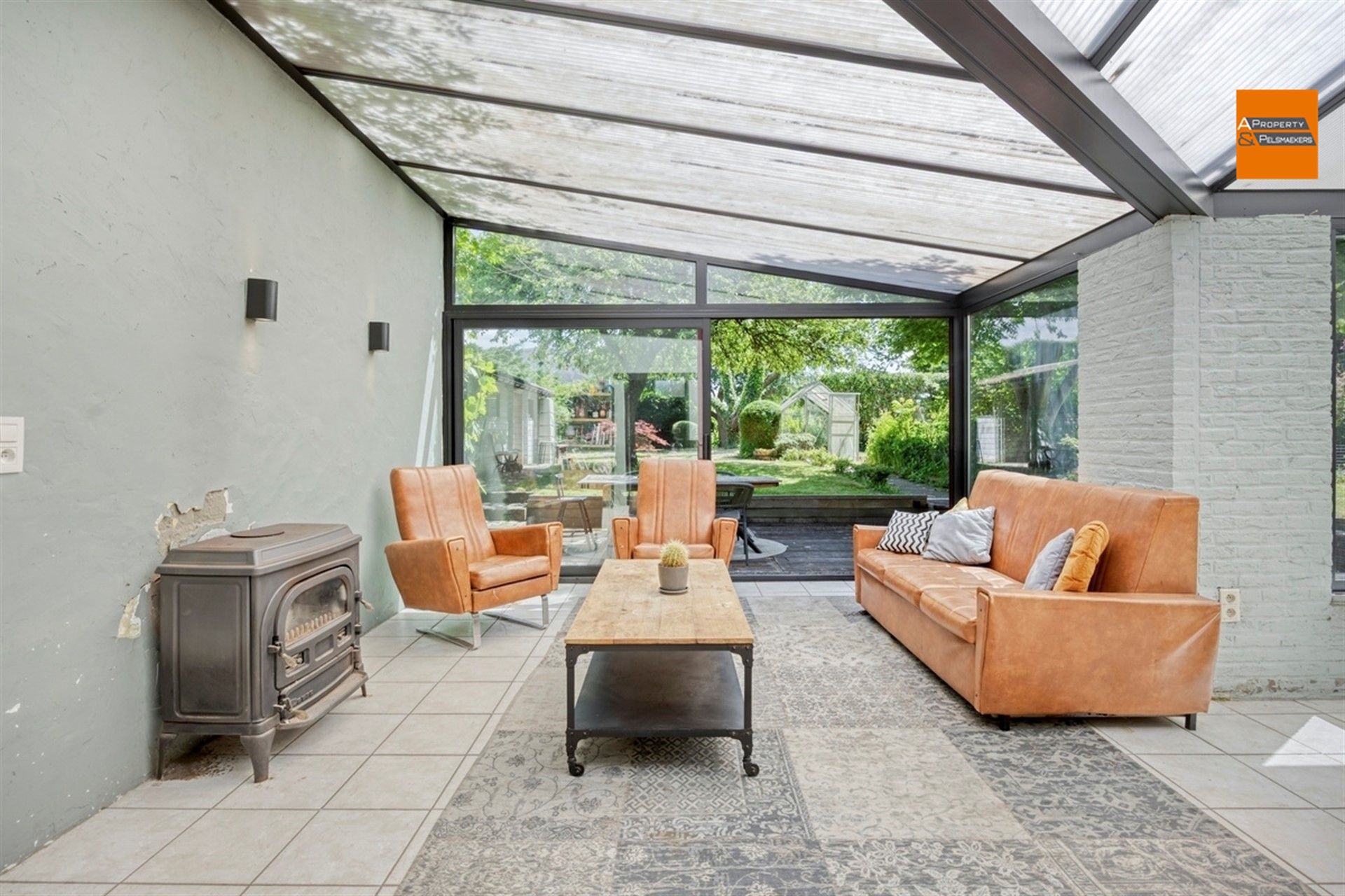 Eigendom met karakter en ruimte, 4 slaapkamers en  prachtige tuin foto 17