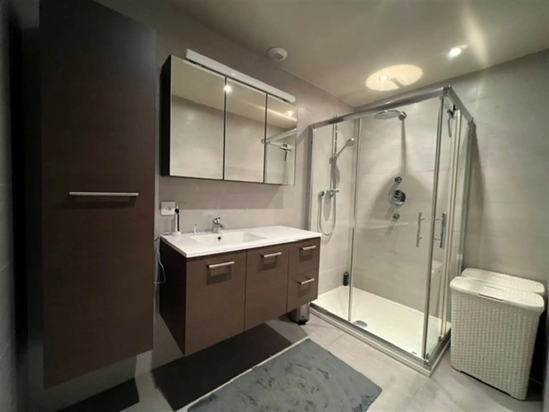 Instapklaar gelijkvloers appartement met zonnige tuin en uniek zicht op het water! foto 3