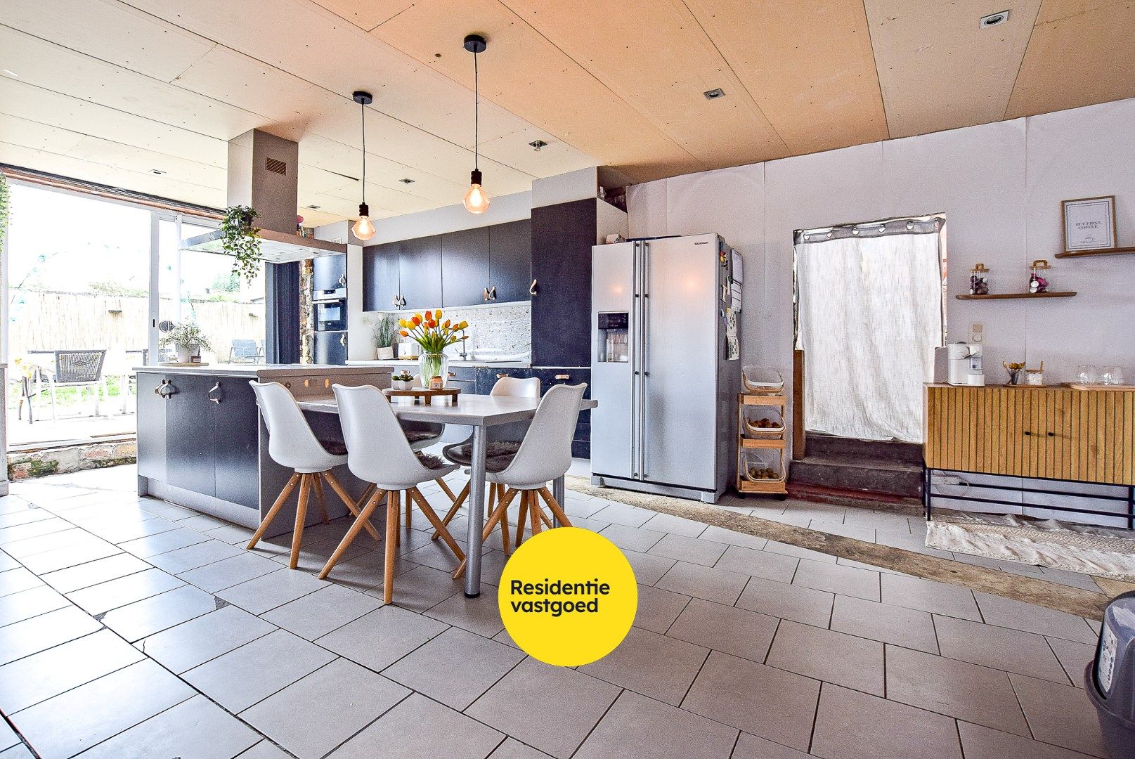 Te renoveren woning met 4 slaapkamers, bureau en zongerichte tuin in Alveringem foto 4