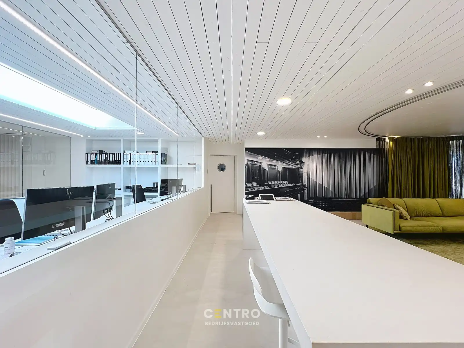 Luxueuze woning (4 slpks) + ruime showroom (of winkel, praktijkruimte, diensten, vrij beroep,...) met kantoor te Hooglede! foto 43