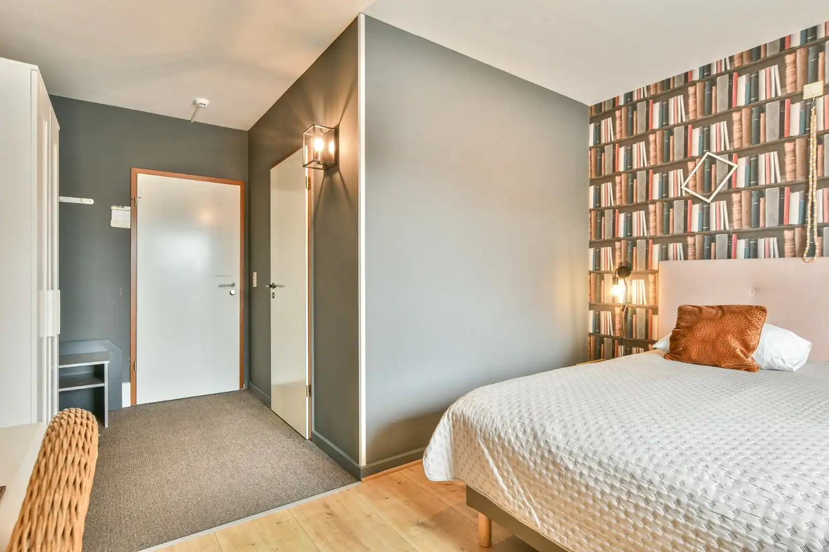 Unieke investeringskans: karaktervol hotel met 18 kamers & woonmogelijkheden te koop!  foto 14