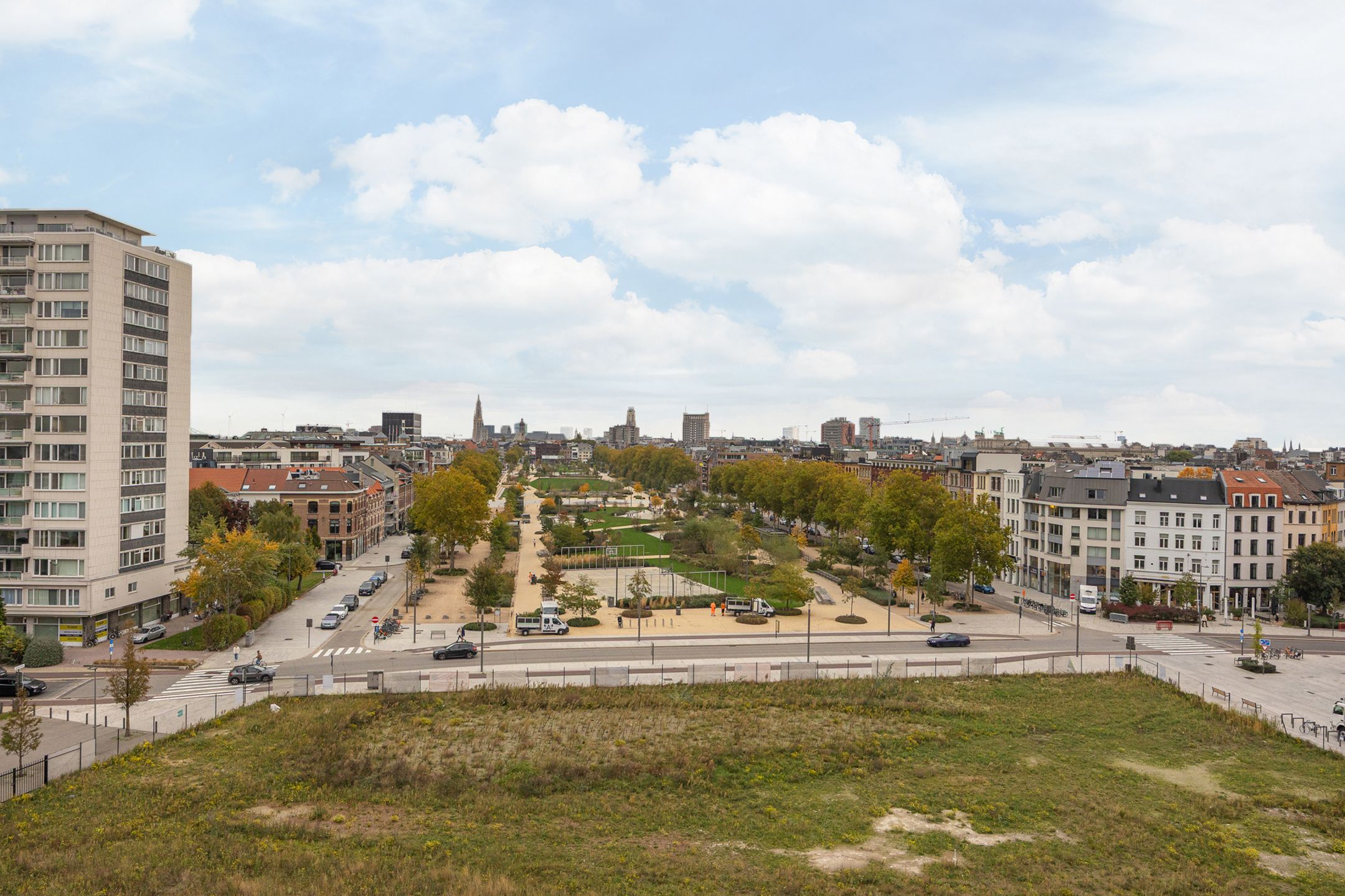 App met groot terras, kelderberging en autostaanplaats foto 13