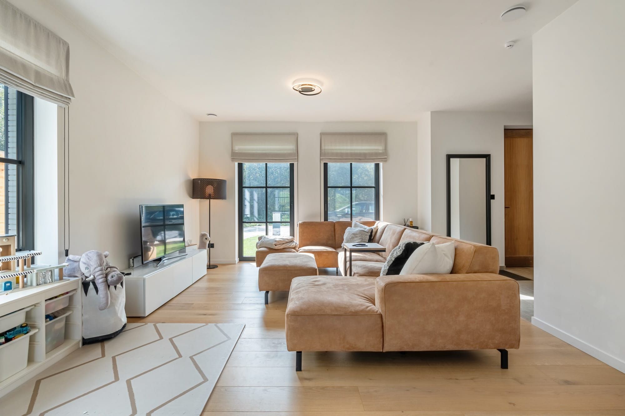 Exclusieve nieuwbouwwoning met verfijnde afwerking en ruime tuin! foto 5