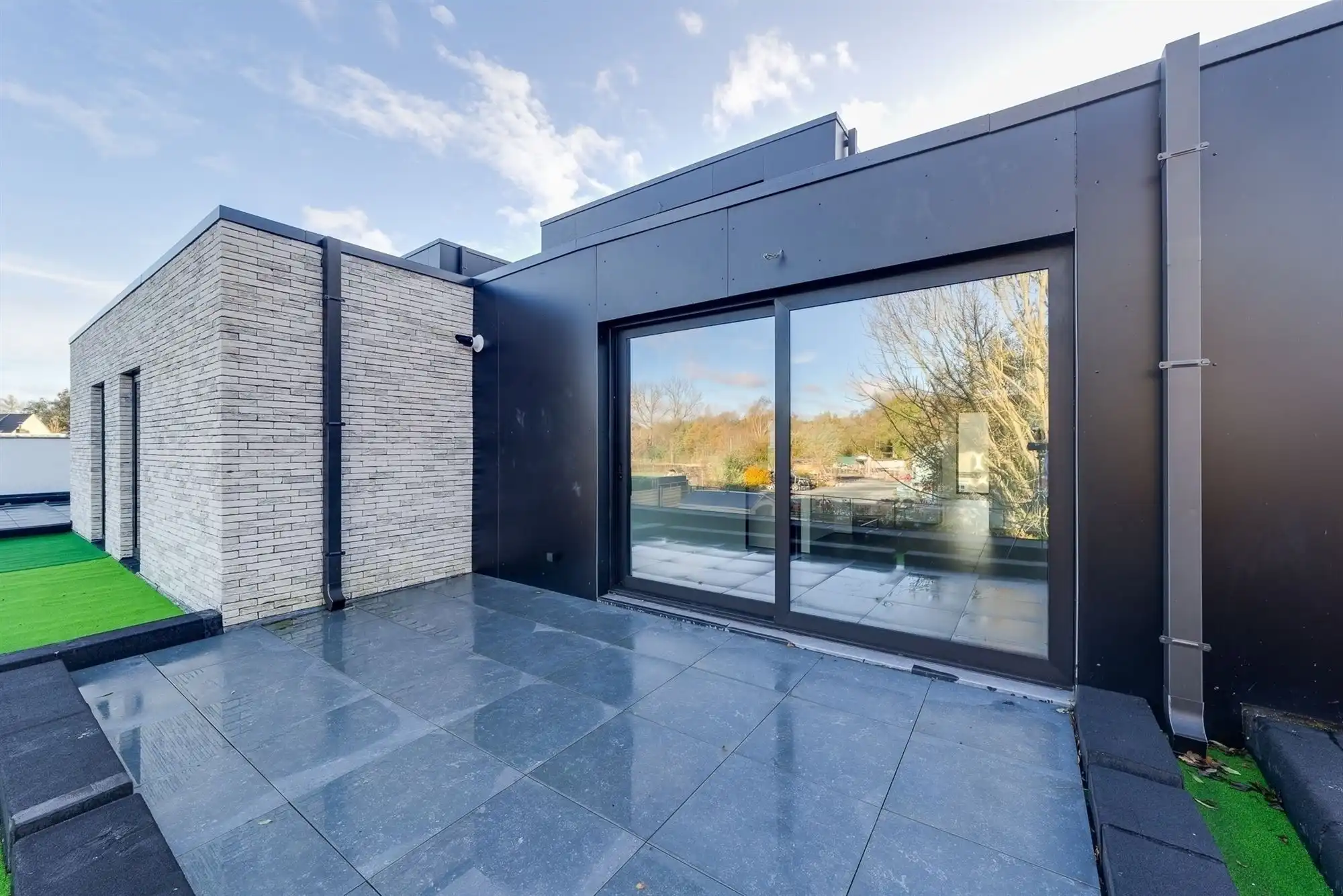 Nieuwbouw appartement 2 slpk met terras en P foto {{pictureIndex}}