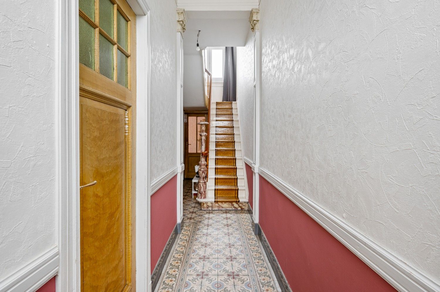 Huis met 4 slaapkamers en tuin te koop in Wijnegem! foto 3