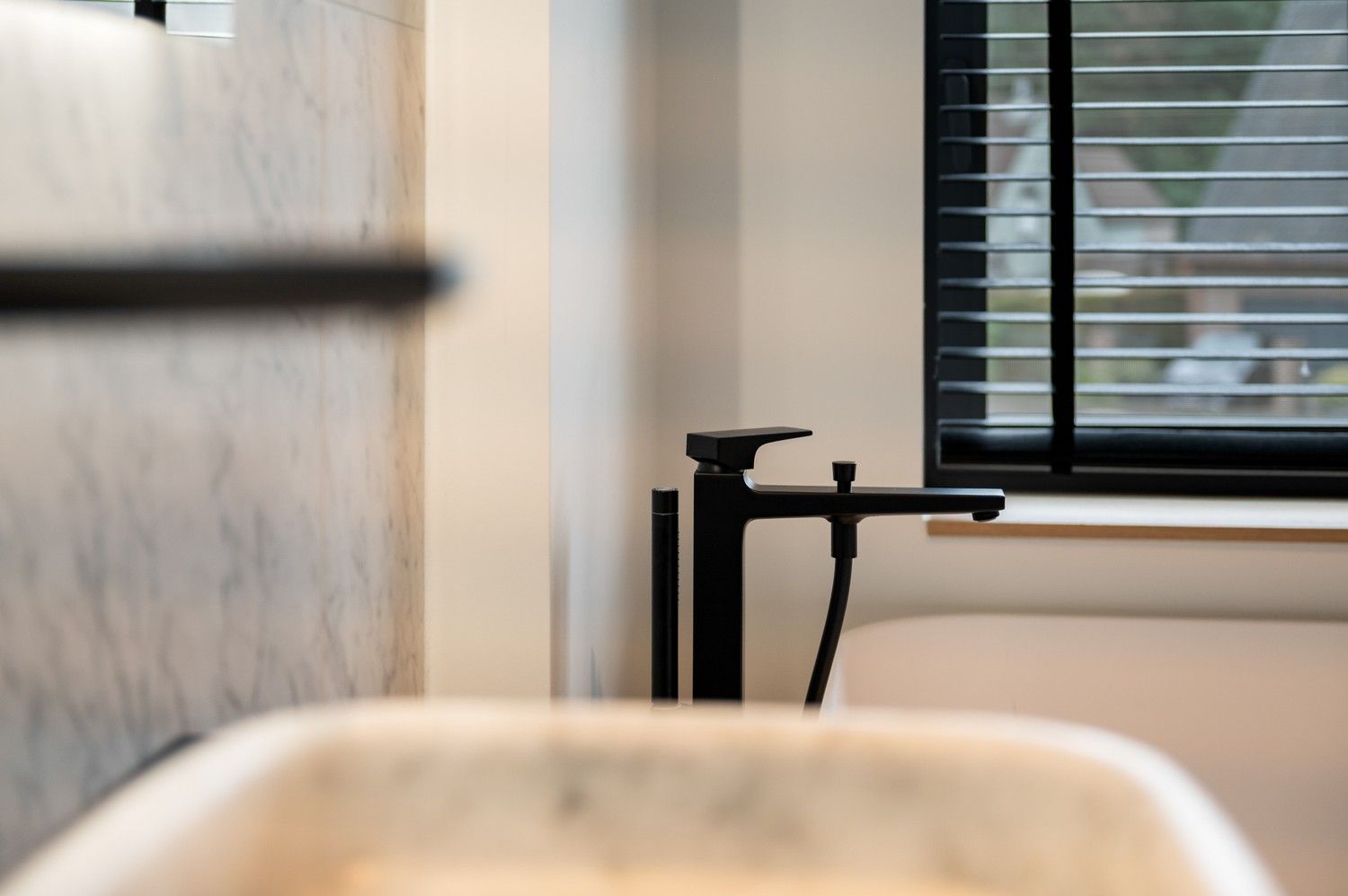 Prachtig en hedendaags gerenoveerde woning met zwembad te Lier foto 20