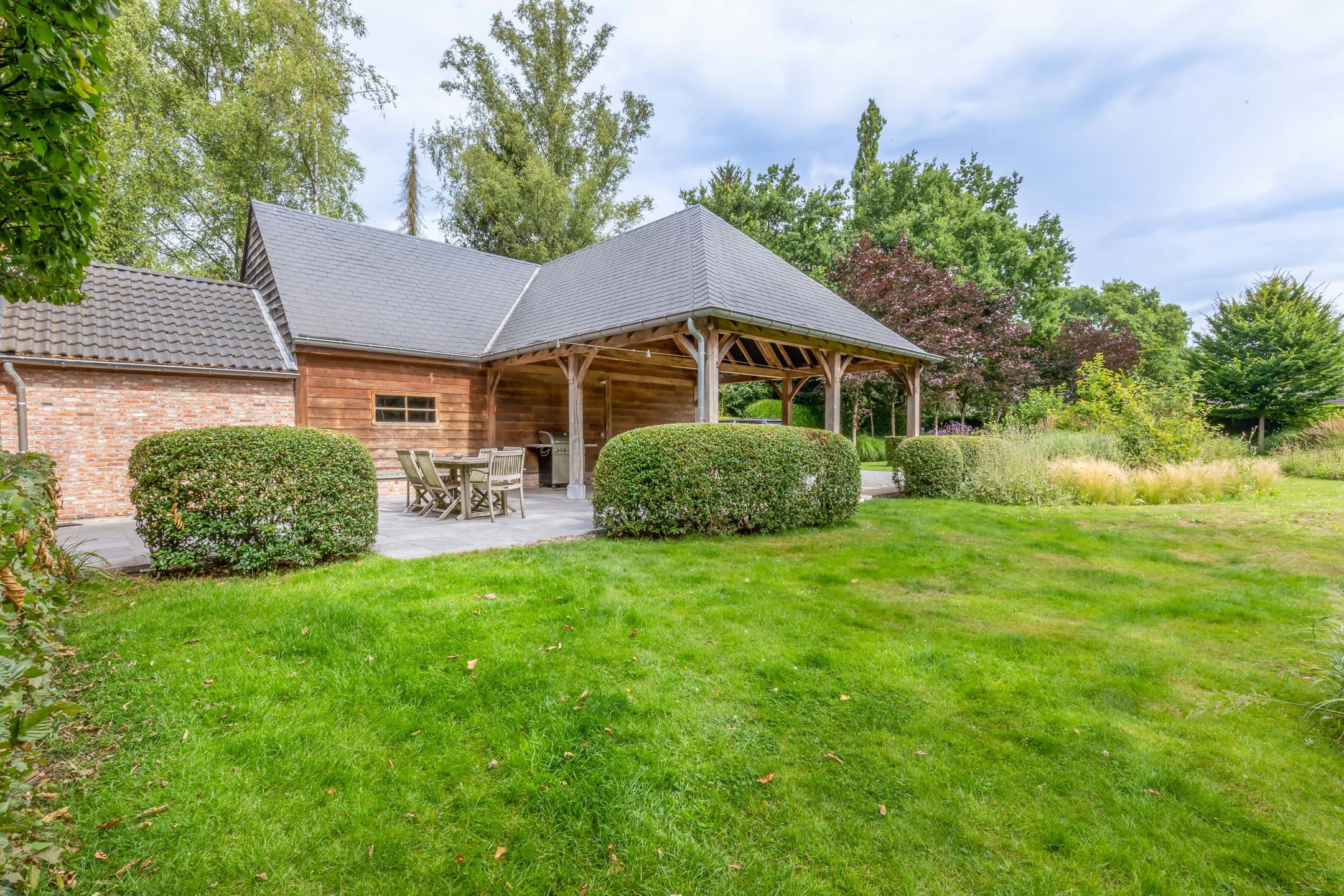 Prachtig perceel van 3348m2 met magnifieke tuin. foto 24