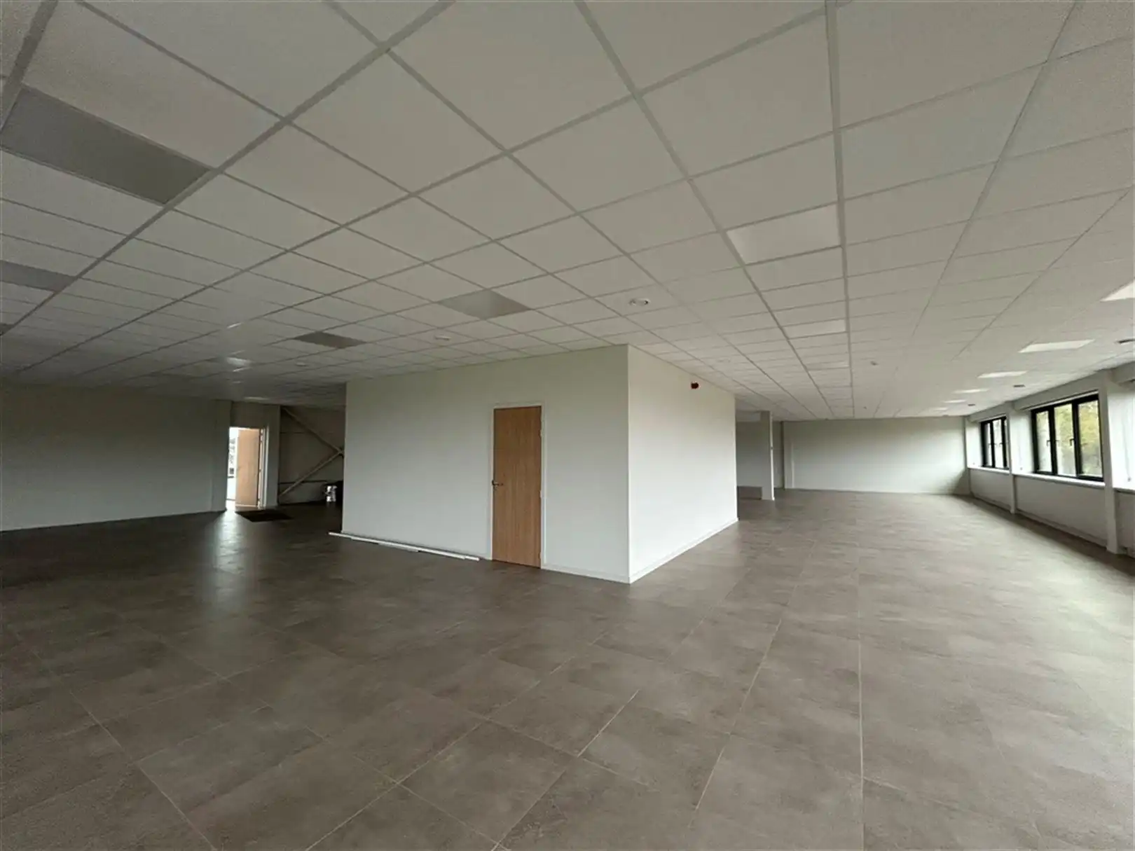 Kantoorgebouw foto 7