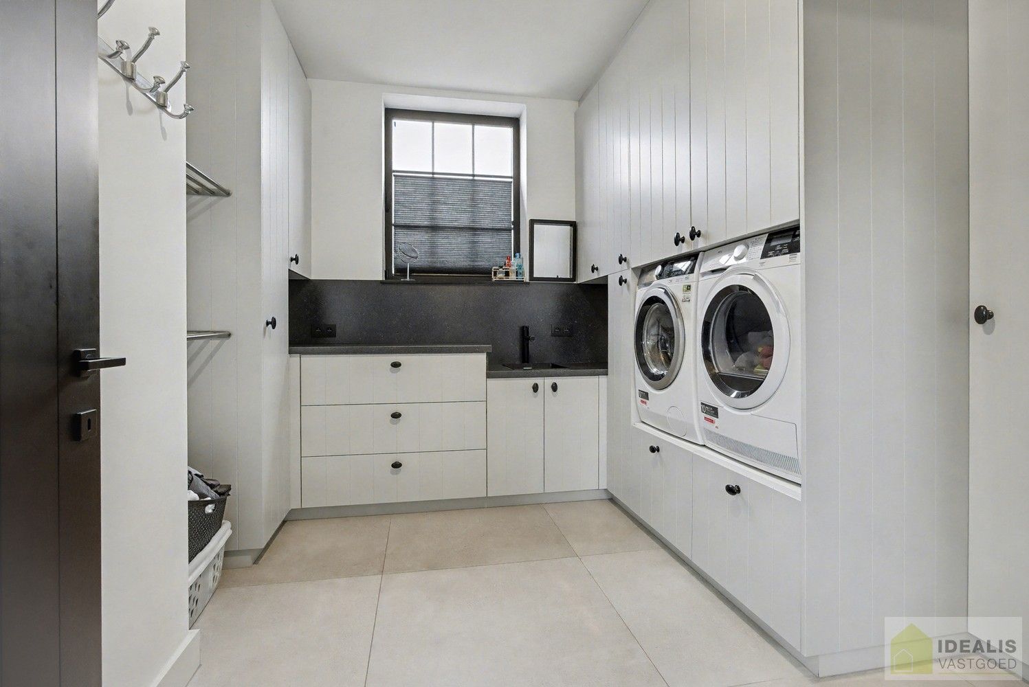 IDEALIS VASTGOED - BIJZONDERE EN HOOGWAARDIG AFGEWERKTE VILLA OP GEGEERDE LOCATIE foto 28