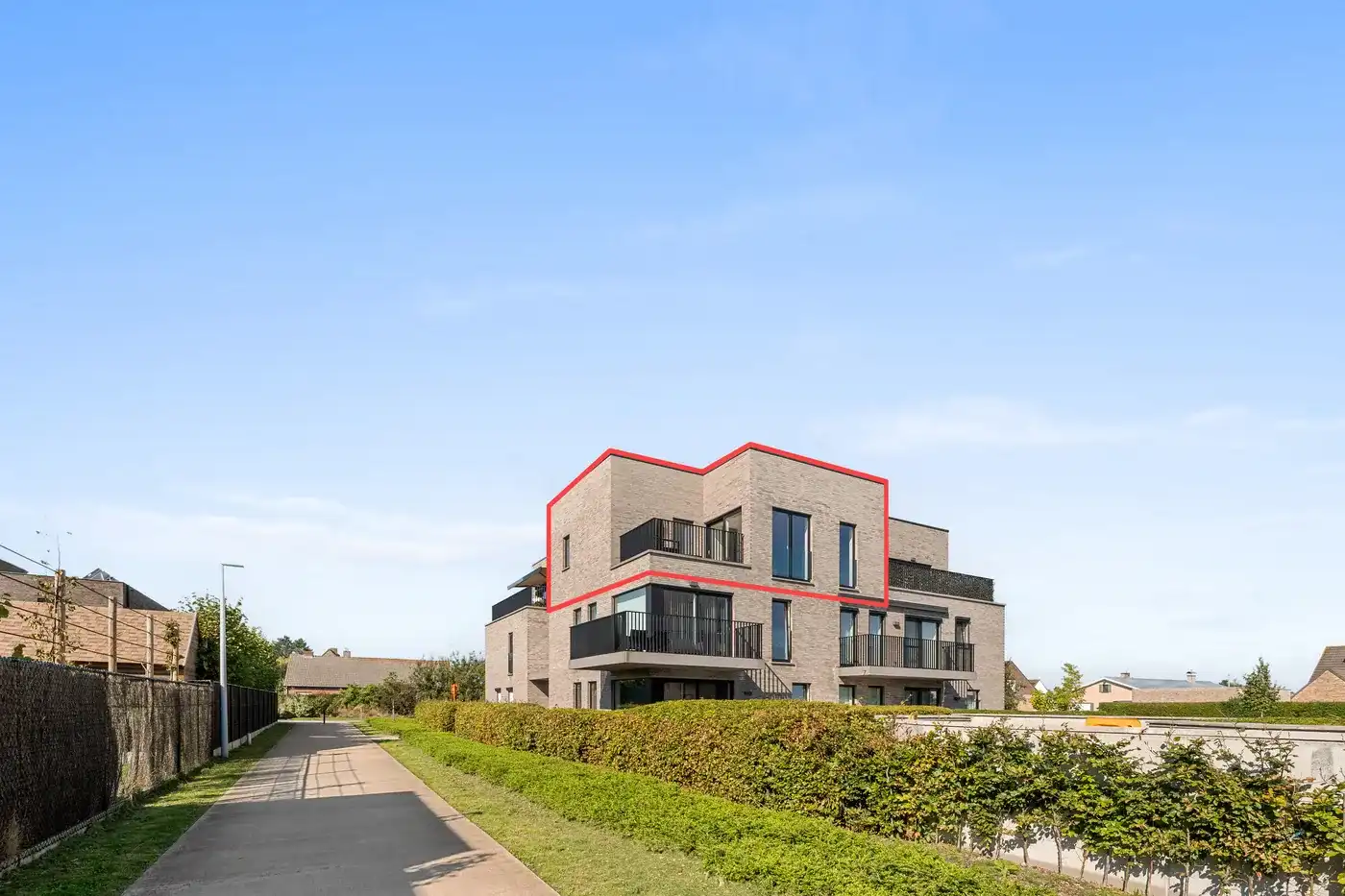 Prachtig appartement met 2 slaapkamers en ruim zonneterras  foto 2