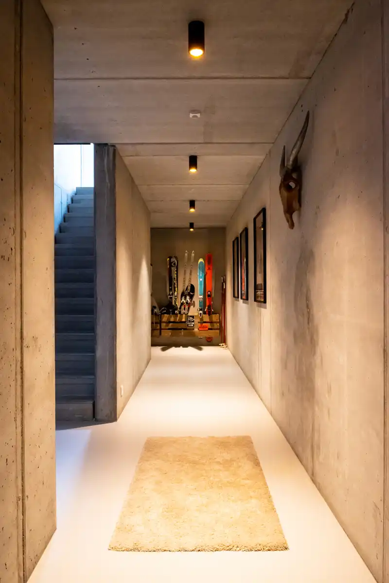 Ruime moderne luxe villa met zwembad op ca. 2339 m². foto 24