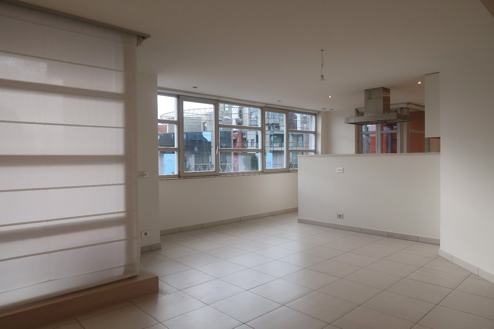 Ruim instapklaar appartement met 2 slaapkamers en 3 terrassen nabij het centrum van Roeselare foto 17