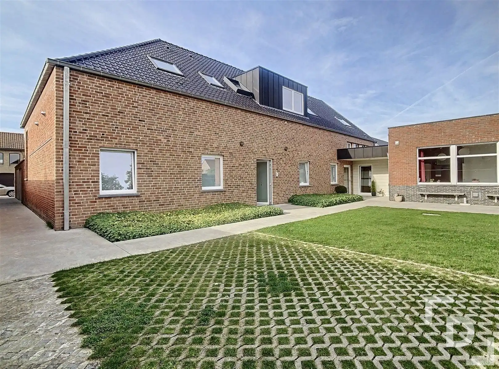 Rolstoelvriendelijk appartement in Westvleteren met parkeerplaats en tuin foto 2