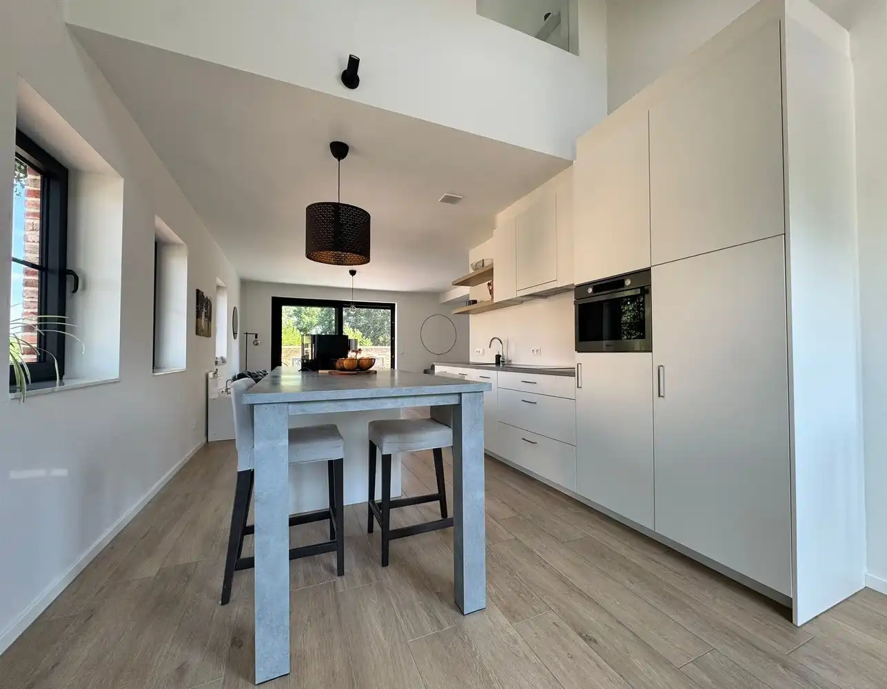 Ruim appartement van ca. 150m² en riant terras foto 4