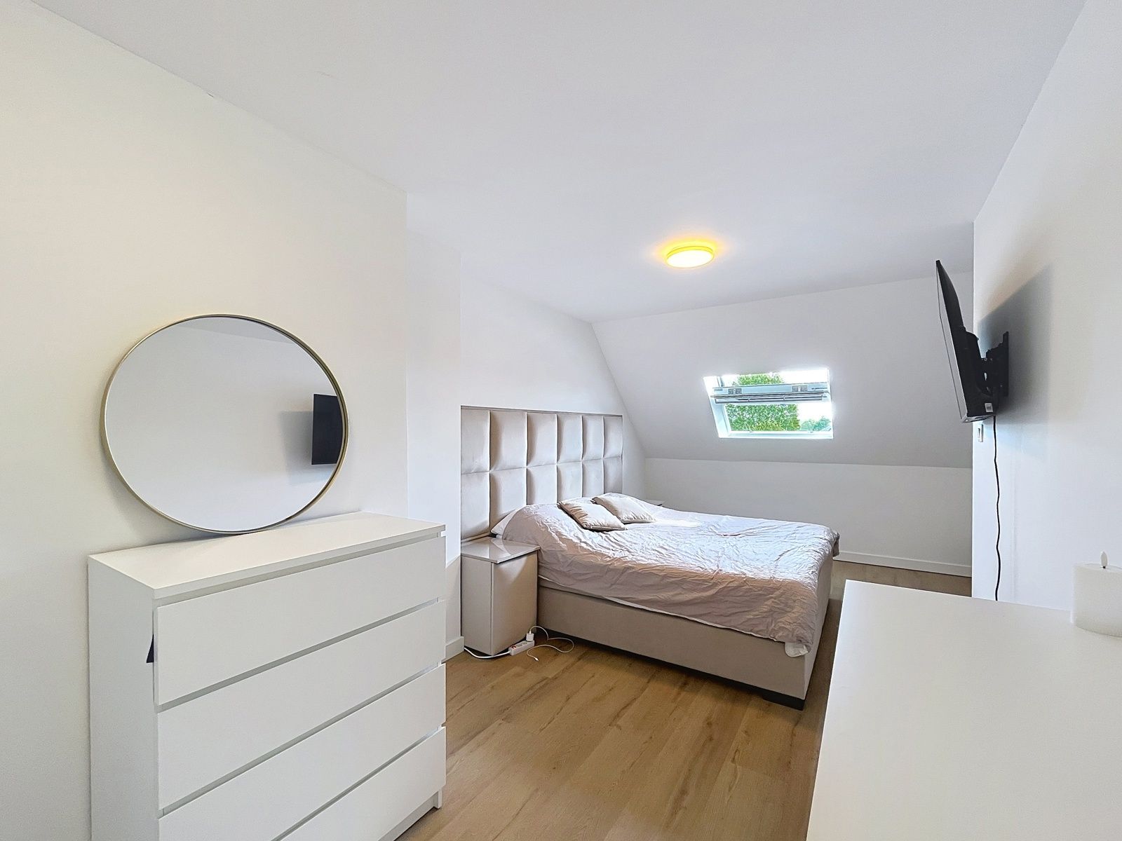 Luxueuze duplex met 4 slpk. en terras in Geistingen.  foto 14