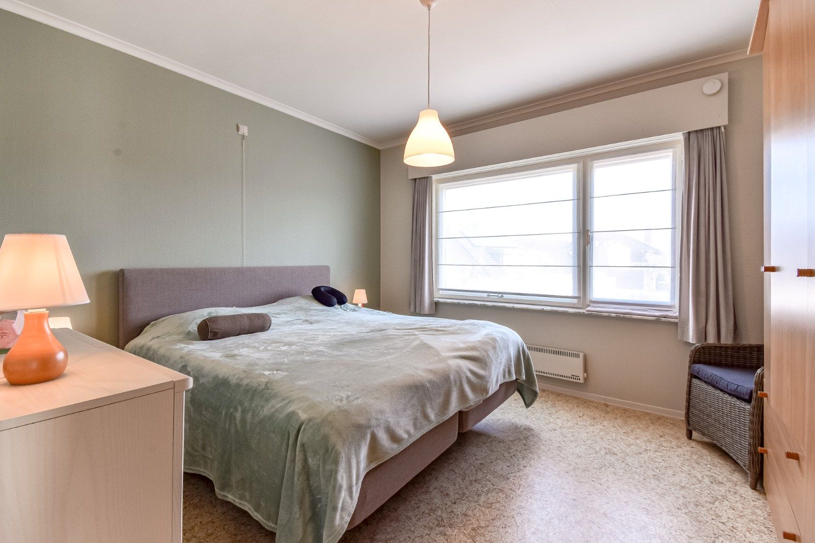 Ruime gezinswoning met 4 slaapkamers, tuin en garage foto 7