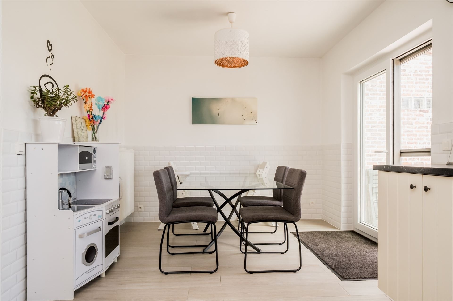 Ruime lichtrijke villa met 313 m² woonoppervlakte en prachtig groen uitzicht foto 9