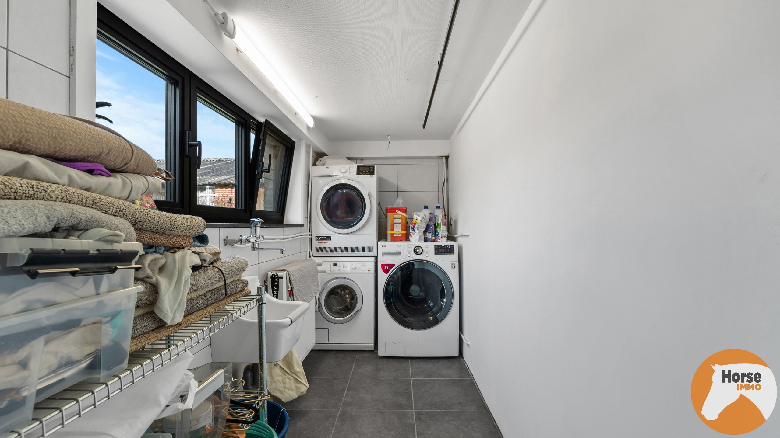 OUDSBERGEN - Prachtig gelegen woning met loodsen op 2ha5 foto 26