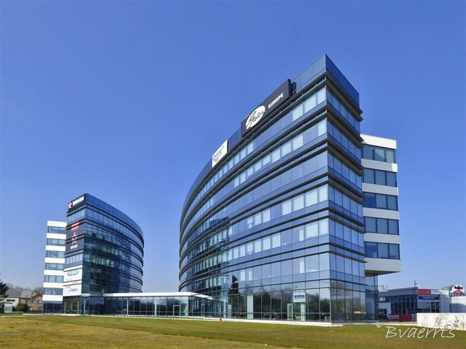 Business center op het gelijkvloers vanaf 5m² tot 104 m² foto {{pictureIndex}}