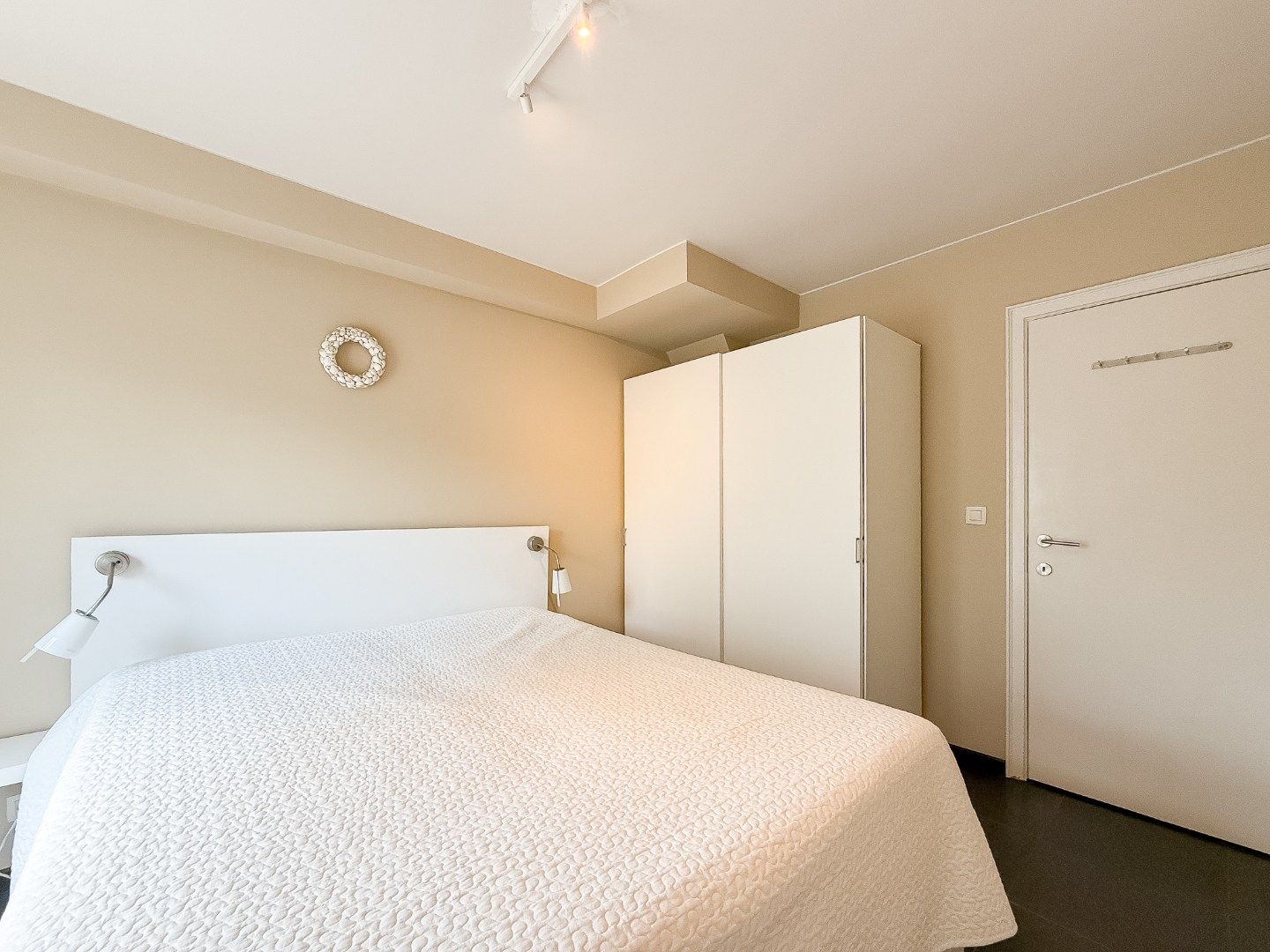 Mooi gemeubeld appartement top gelegen op een boogscheut van de wandeldijk foto 7