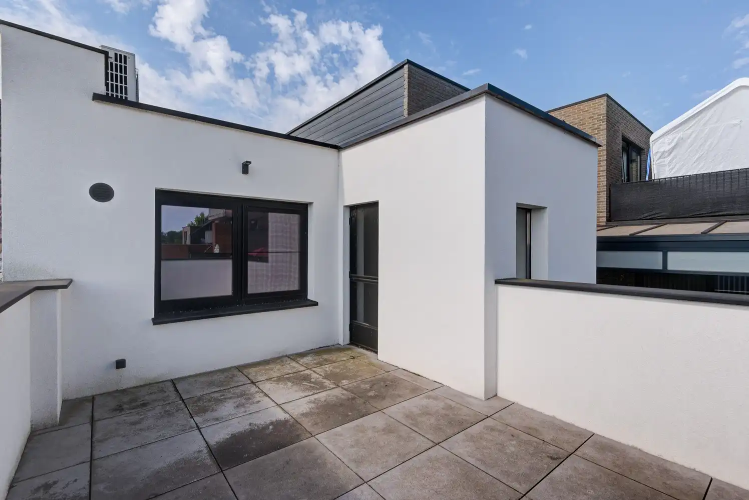 MODERNE WONING MET 2 SLAAPKAMERS, 2 TERRASSEN EN GARAGE IN HET CENTRUM VAN HOESELT foto 14