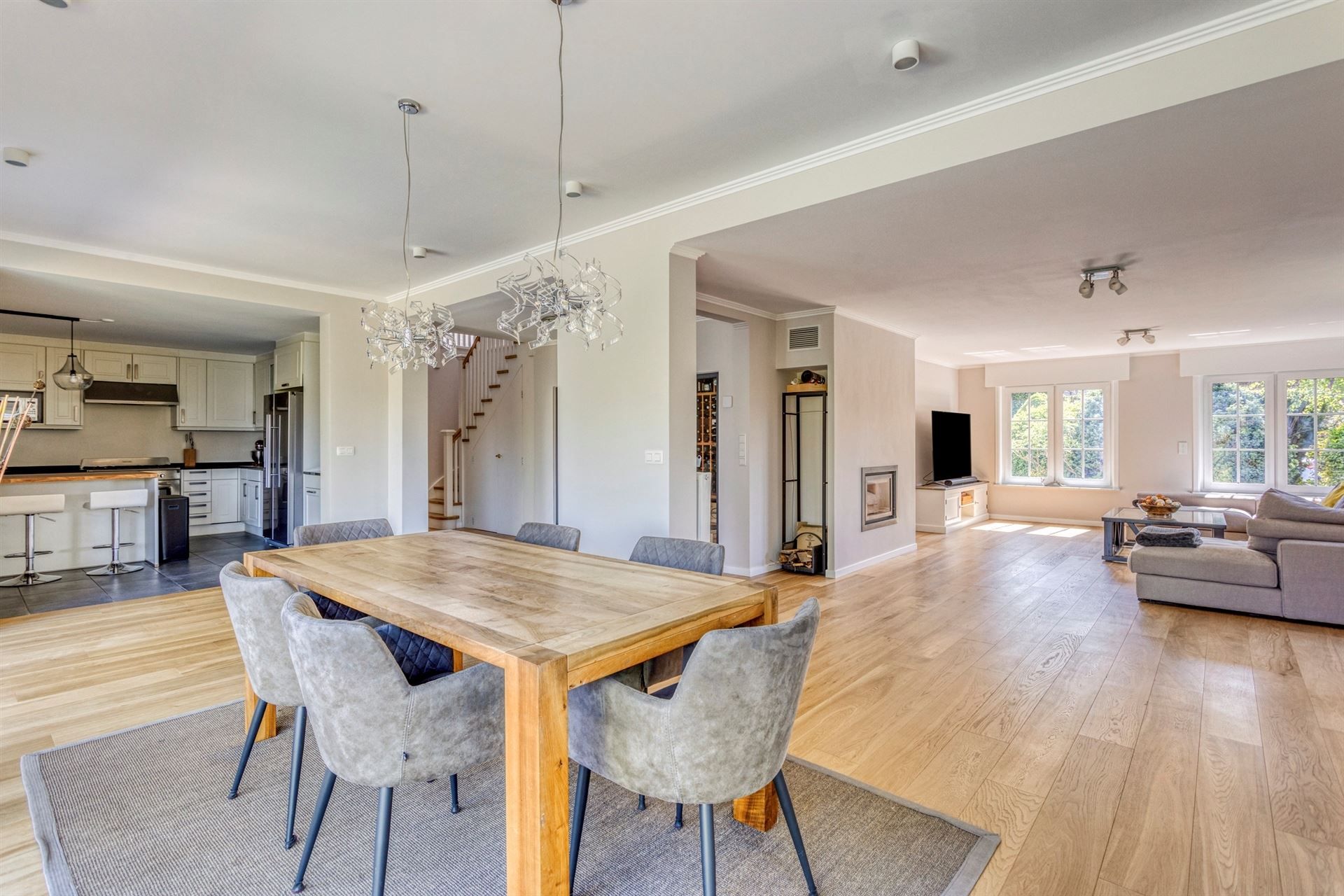 Prachtig gerenoveerde villa op mooi perceel foto 13