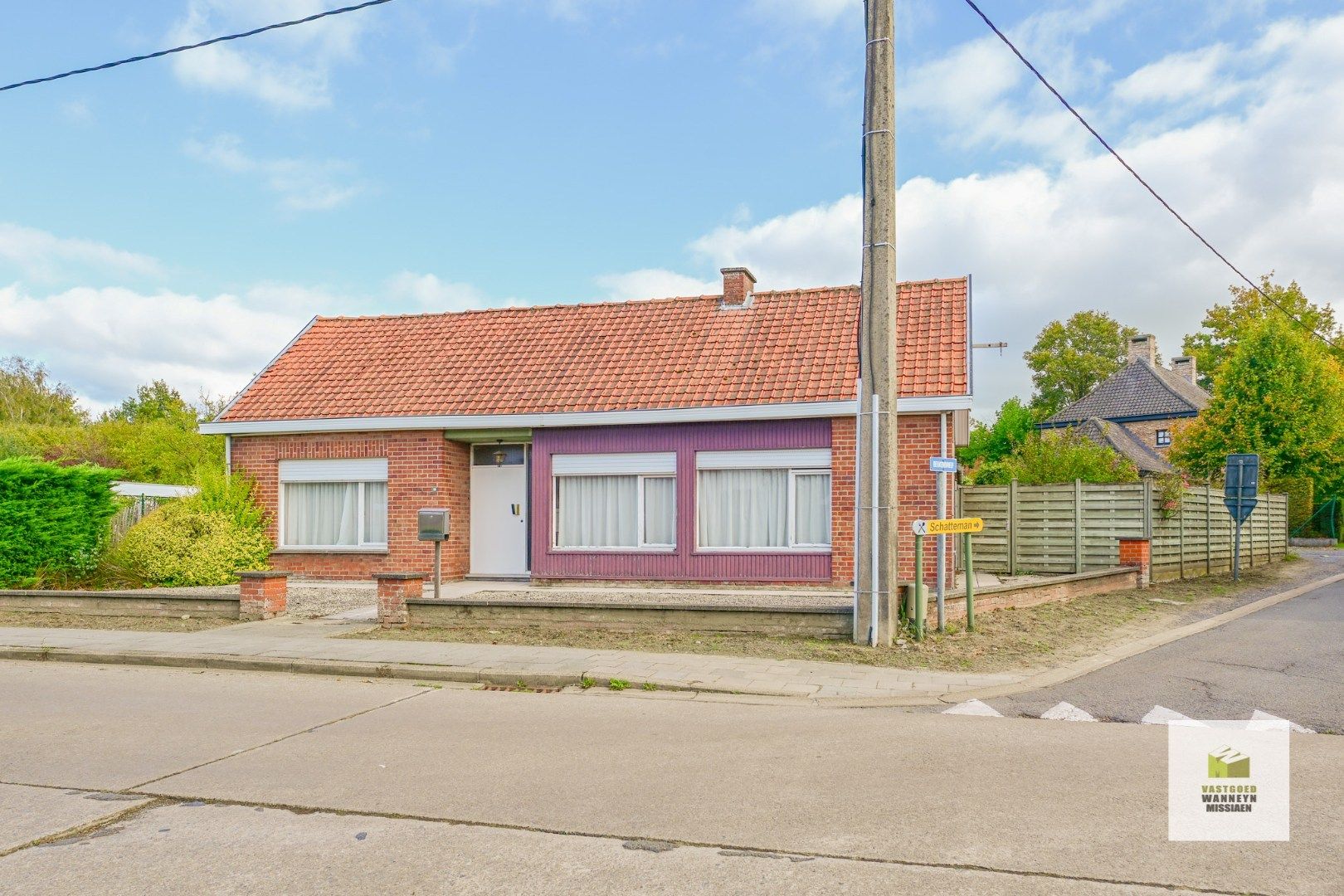 Gelijkvloerse te renoveren of herop te bouwen woning op 811m2 aan bosrand te Hertsberge foto 5