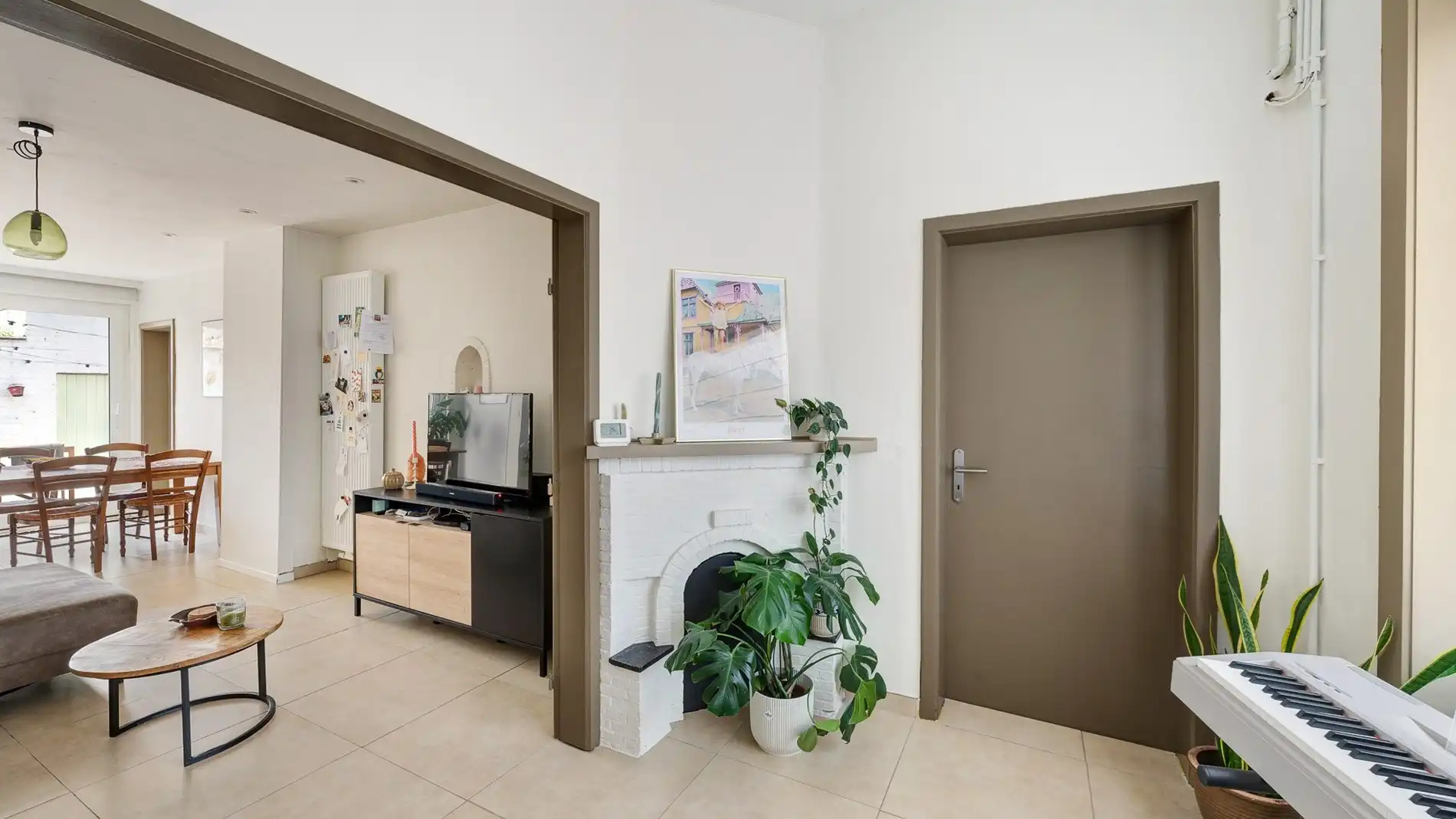 Leuke woning met kleine garage vlakbij het centrum foto 3