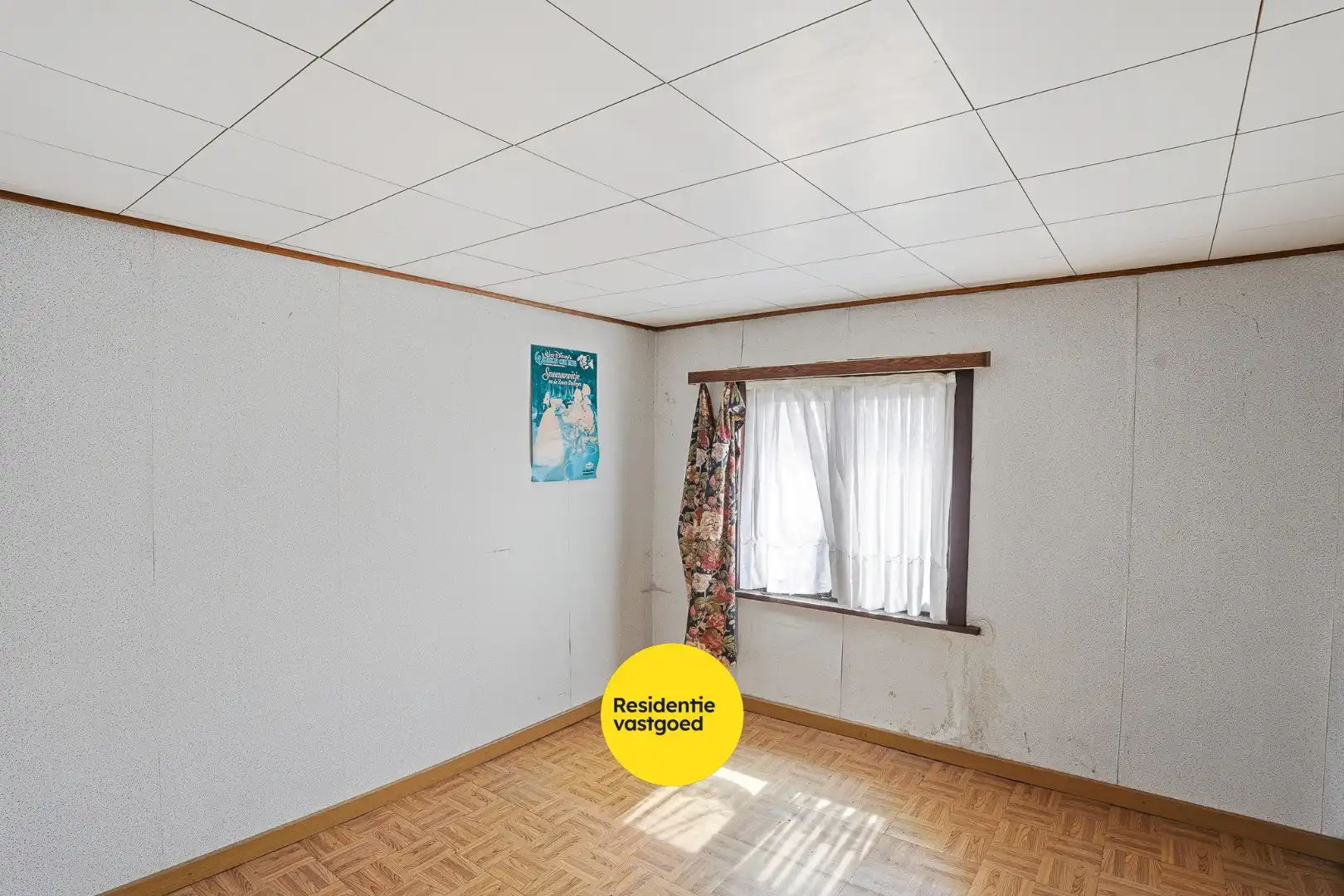 Te renoveren halfopen woning met tuin en oprit/garage foto 16