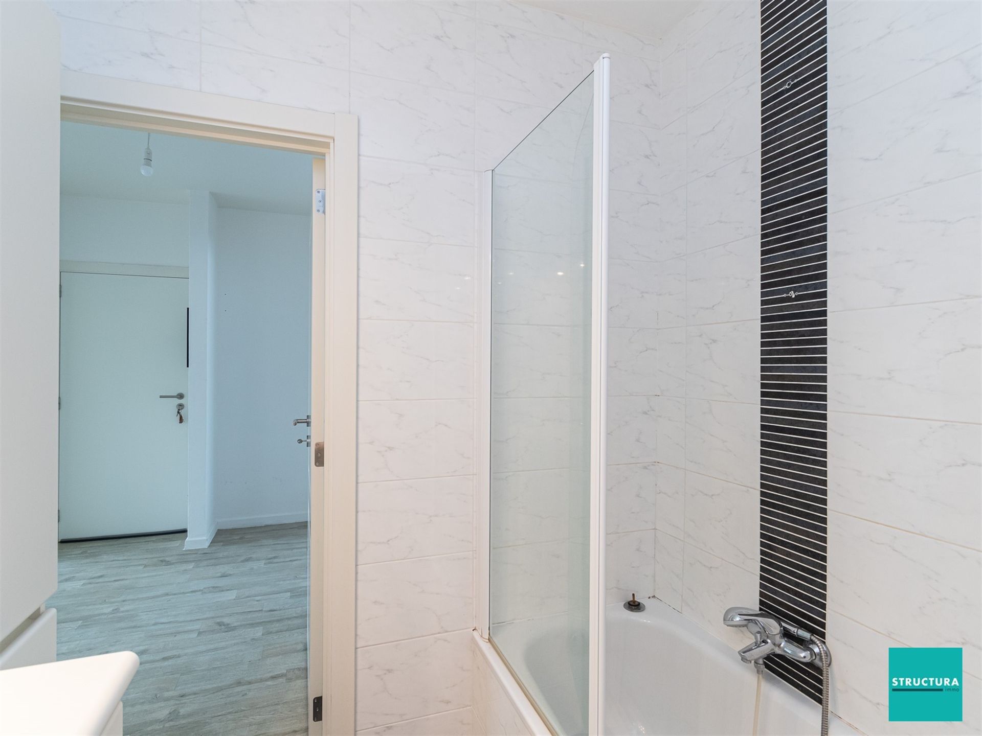 Rustig gelegen appartement, doch vlakbij het centrum! foto 13