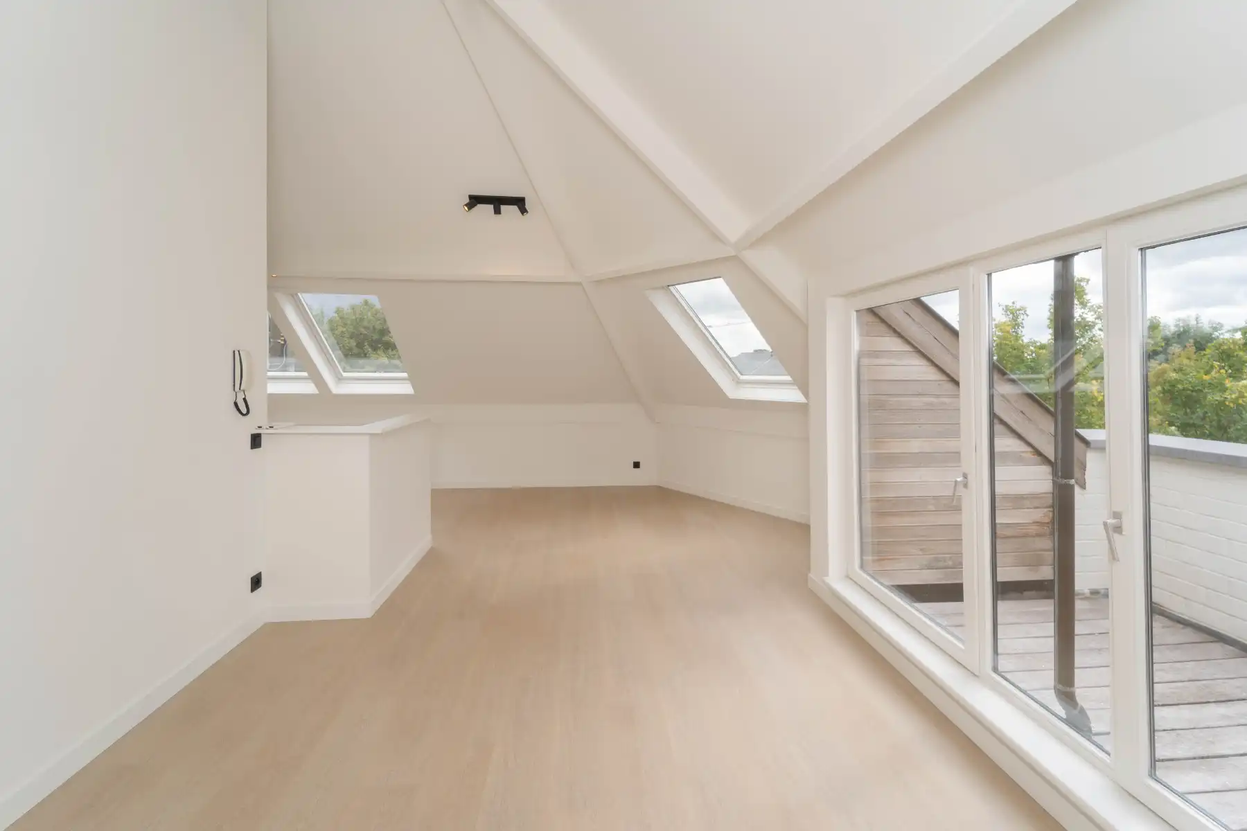 Gerenoveerd, lichtrijk 2 slpk-appartement met zonneterras foto 6