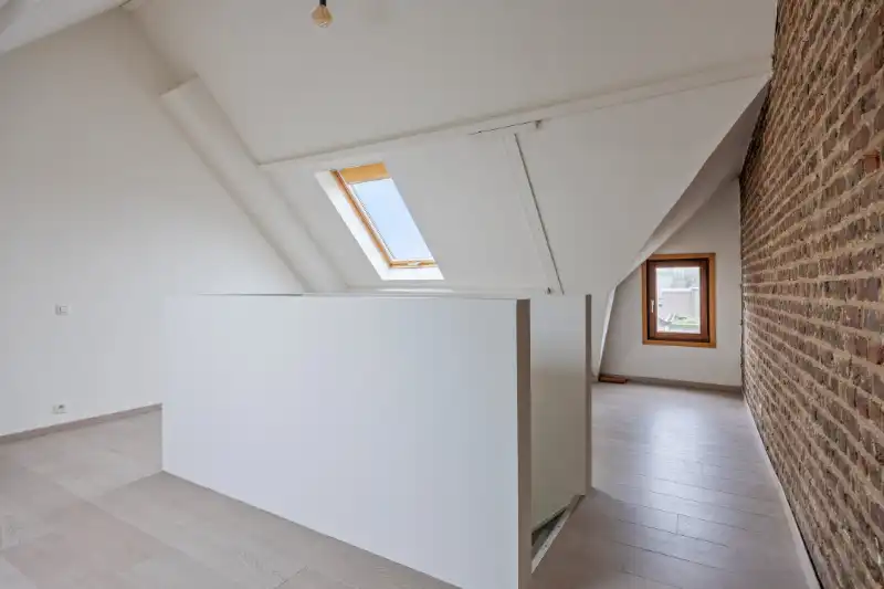 CHARMANTE WONING MET ZONNEPANELEN EN ZUIGERICHTE TUIN foto 19