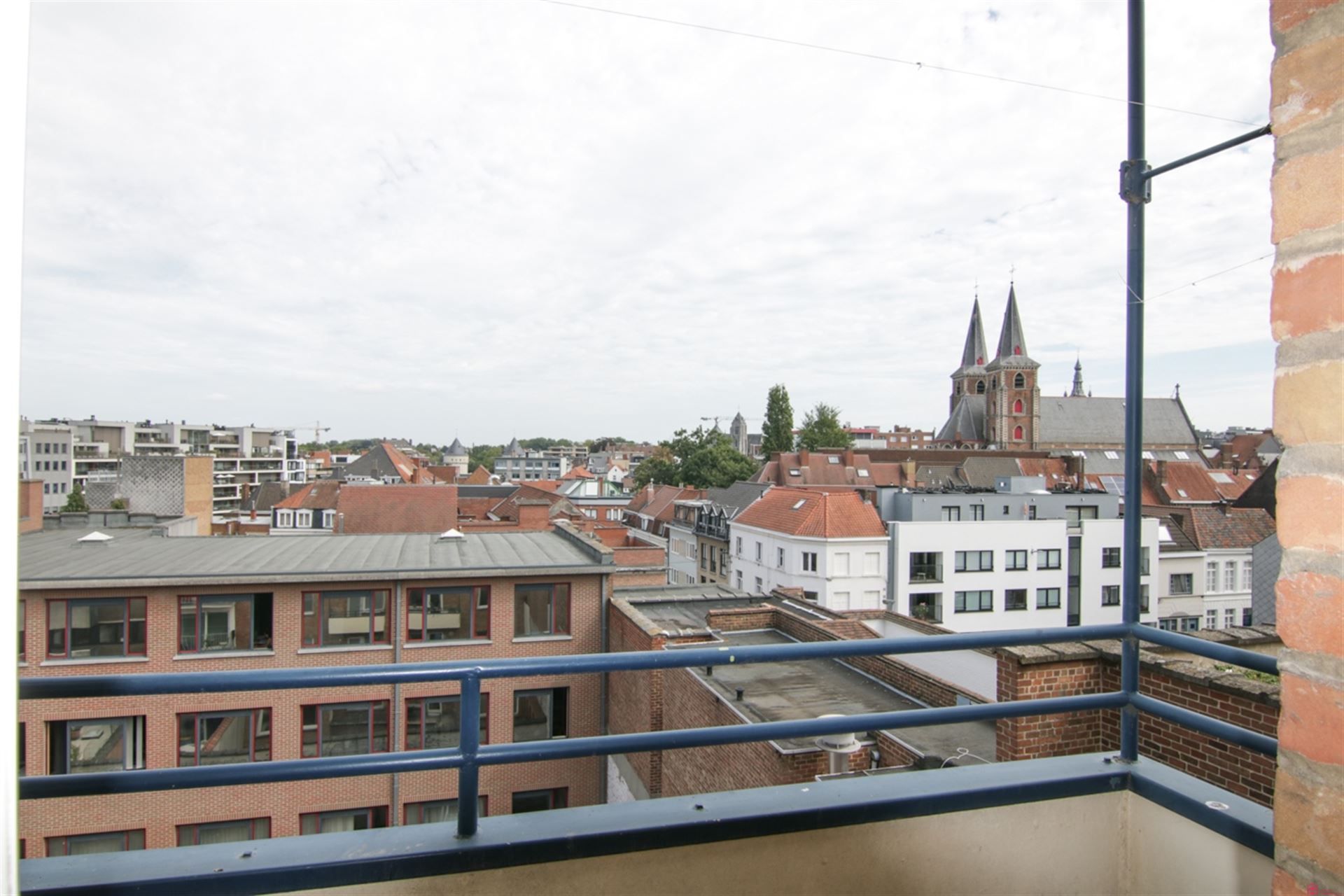 Mooi vernieuwd appartement foto 10