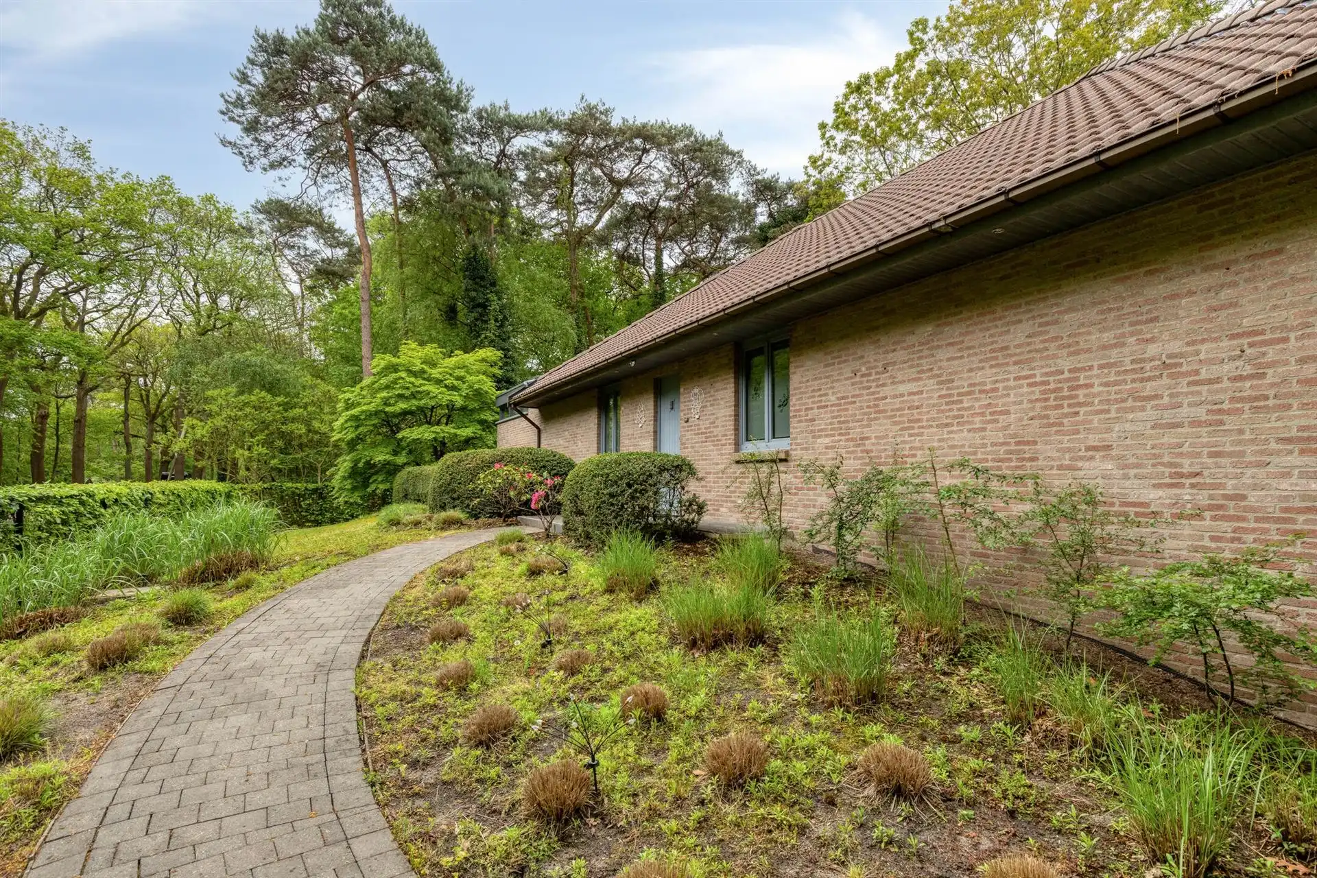 Charmante villa van 424 m² met 4 slpks, royale garage en tuin! foto 33
