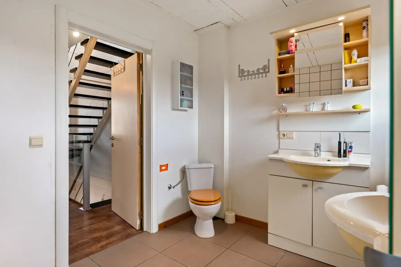 Centraal gelegen, ruime woning met 3 slpk. en tuin foto 18