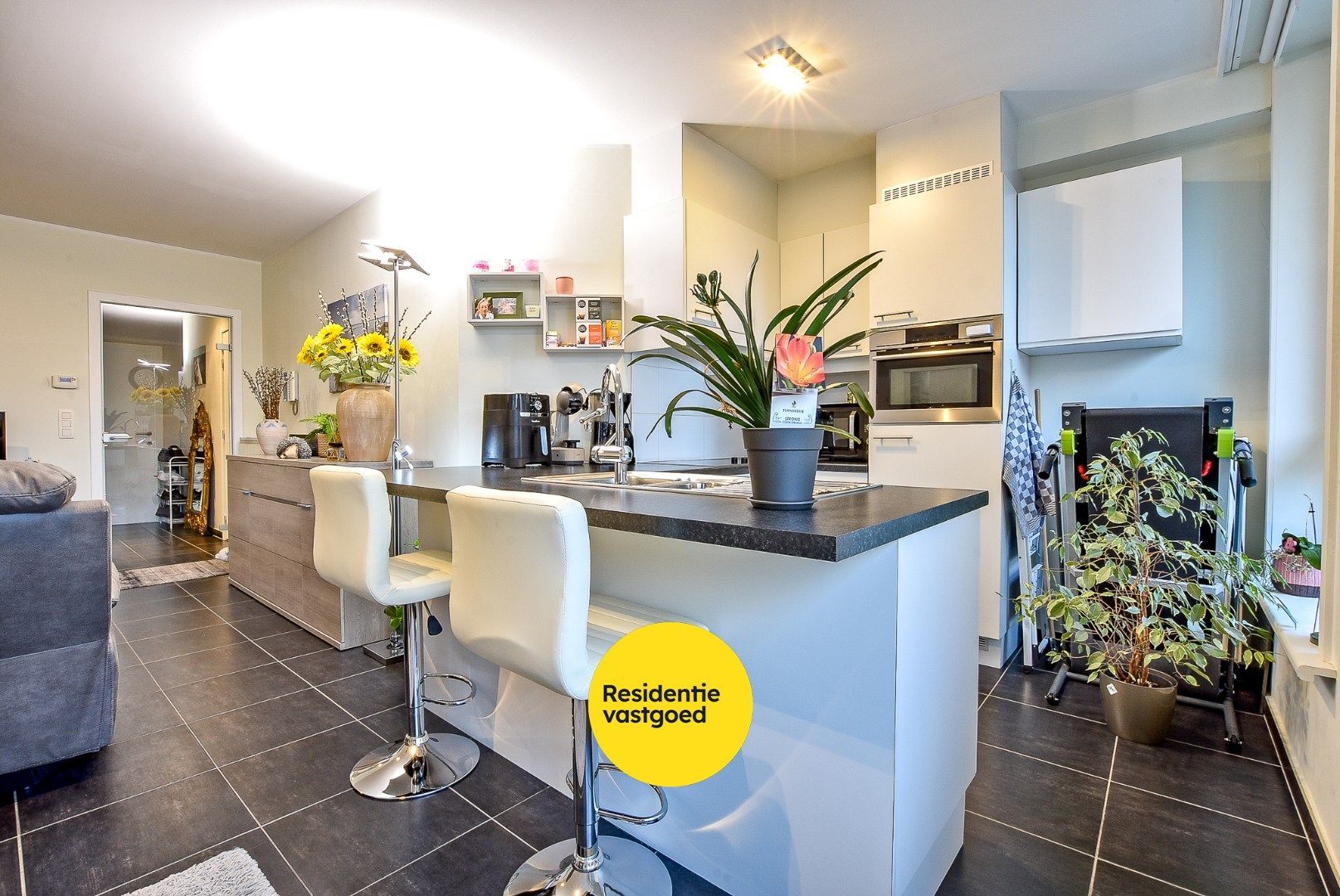 Stijlvol 2 slaapkamer appartement (2010) vlakbij de vismijn in Nieuwpoort. foto 8