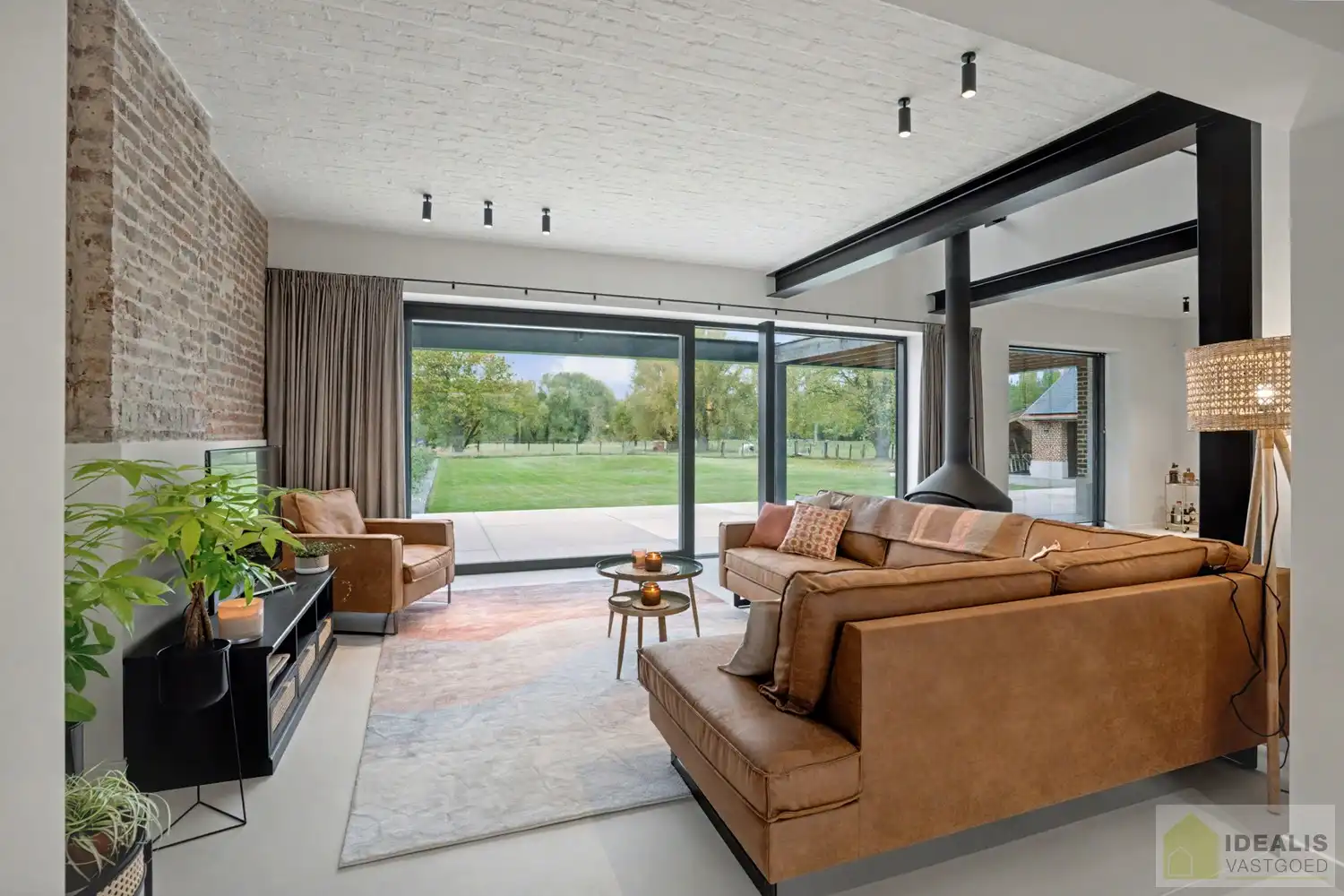 IDEALIS VASTGOED - EEN BIJZONDER HUIS, EEN BIJZONDERE LOCATIE, EEN UNIEKE KANS OM TE WONEN IN EEN AUTHENTIEK LANDHUIS MET EEN PRACHTIGE INRICHTING EN EEN HOOGWAARDDIGE AFWERKINGSGRAAD! foto 16