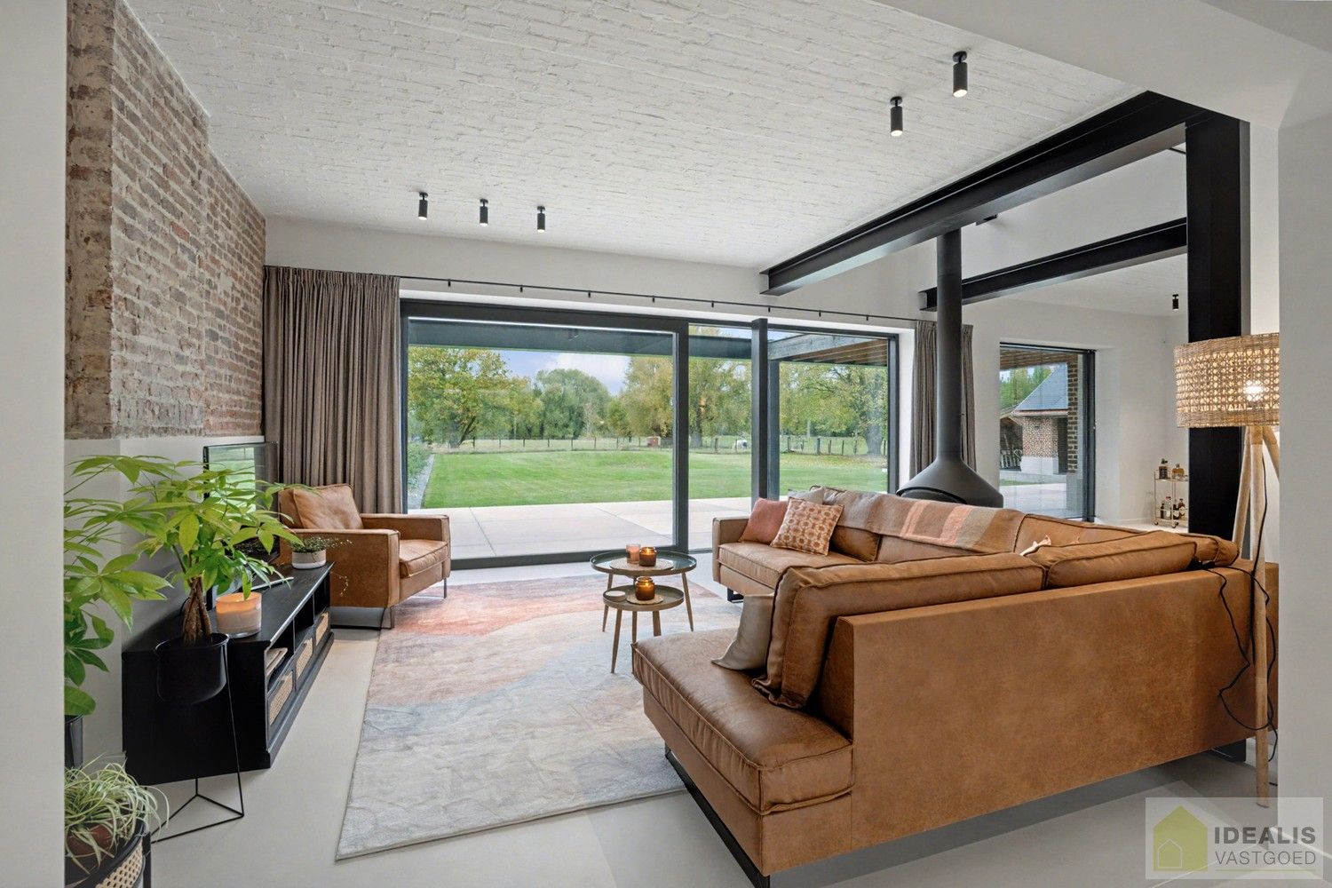 IDEALIS VASTGOED - EEN BIJZONDER HUIS, EEN BIJZONDERE LOCATIE, EEN UNIEKE KANS OM TE WONEN IN EEN AUTHENTIEK LANDHUIS MET EEN PRACHTIGE INRICHTING EN EEN HOOGWAARDDIGE AFWERKINGSGRAAD! foto 16