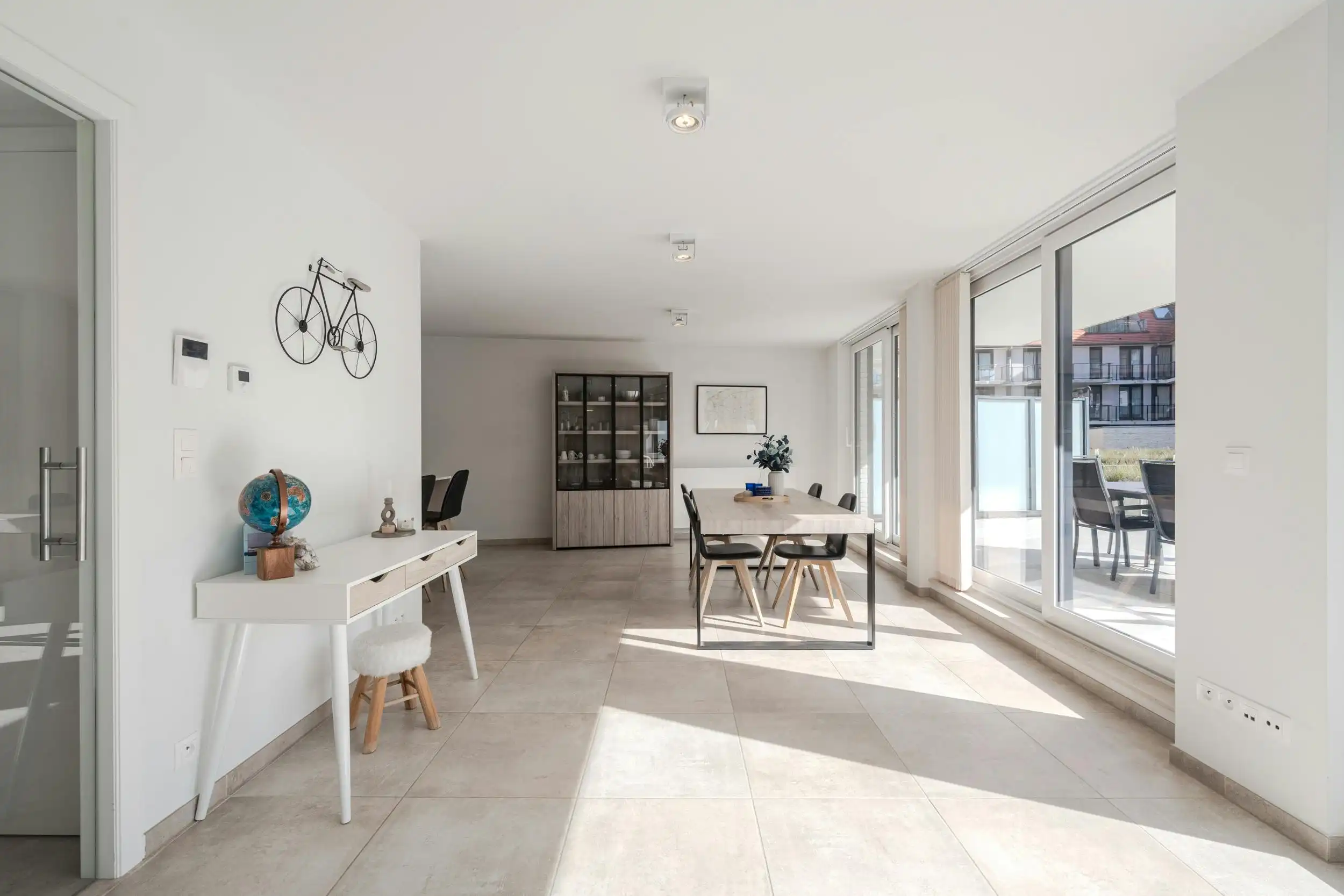 Recent appartement met twee slaapkamers en zonnige tuin foto 3