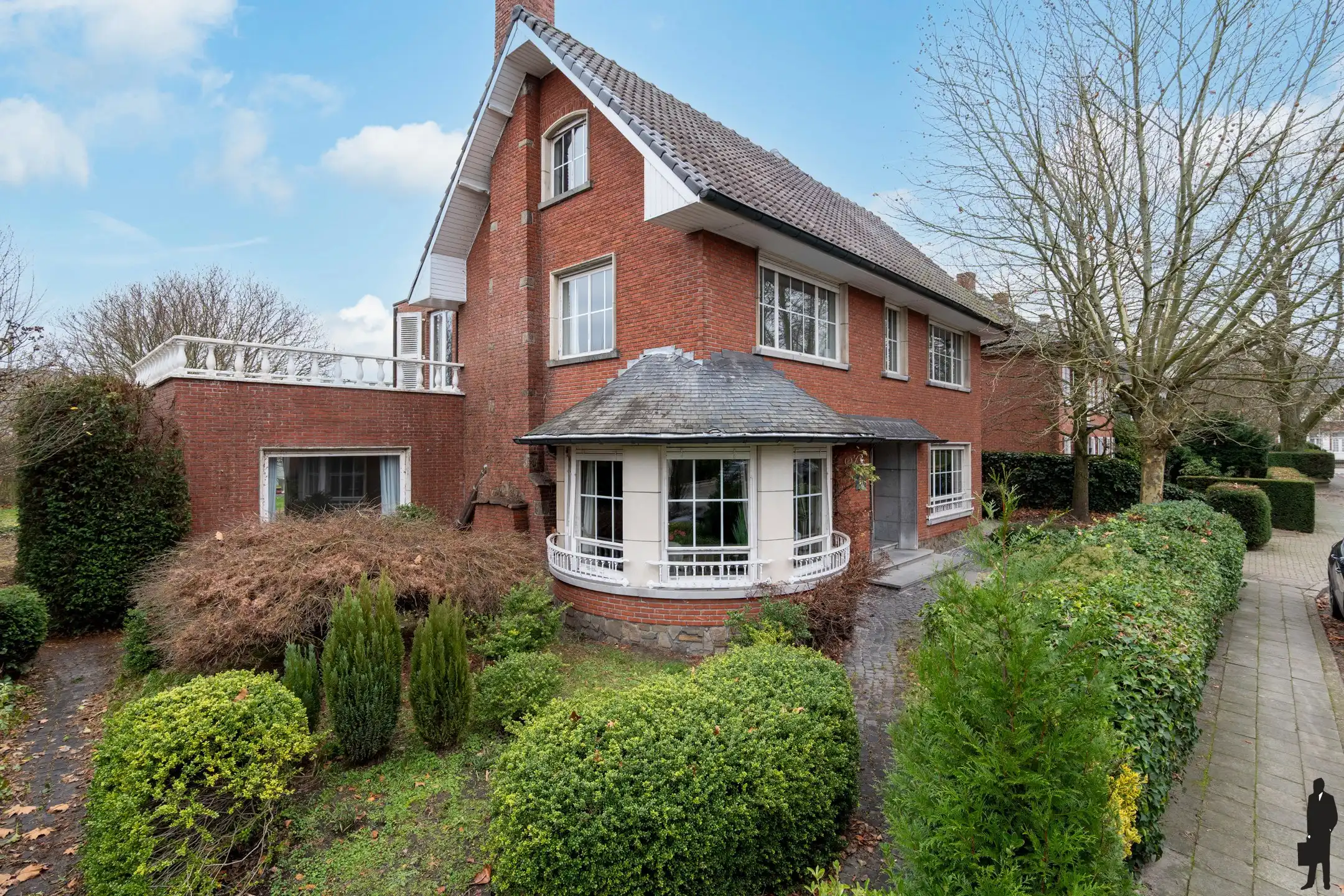 Statige en ruime gezinswoning met 5 slpks op 1.065m² foto 26